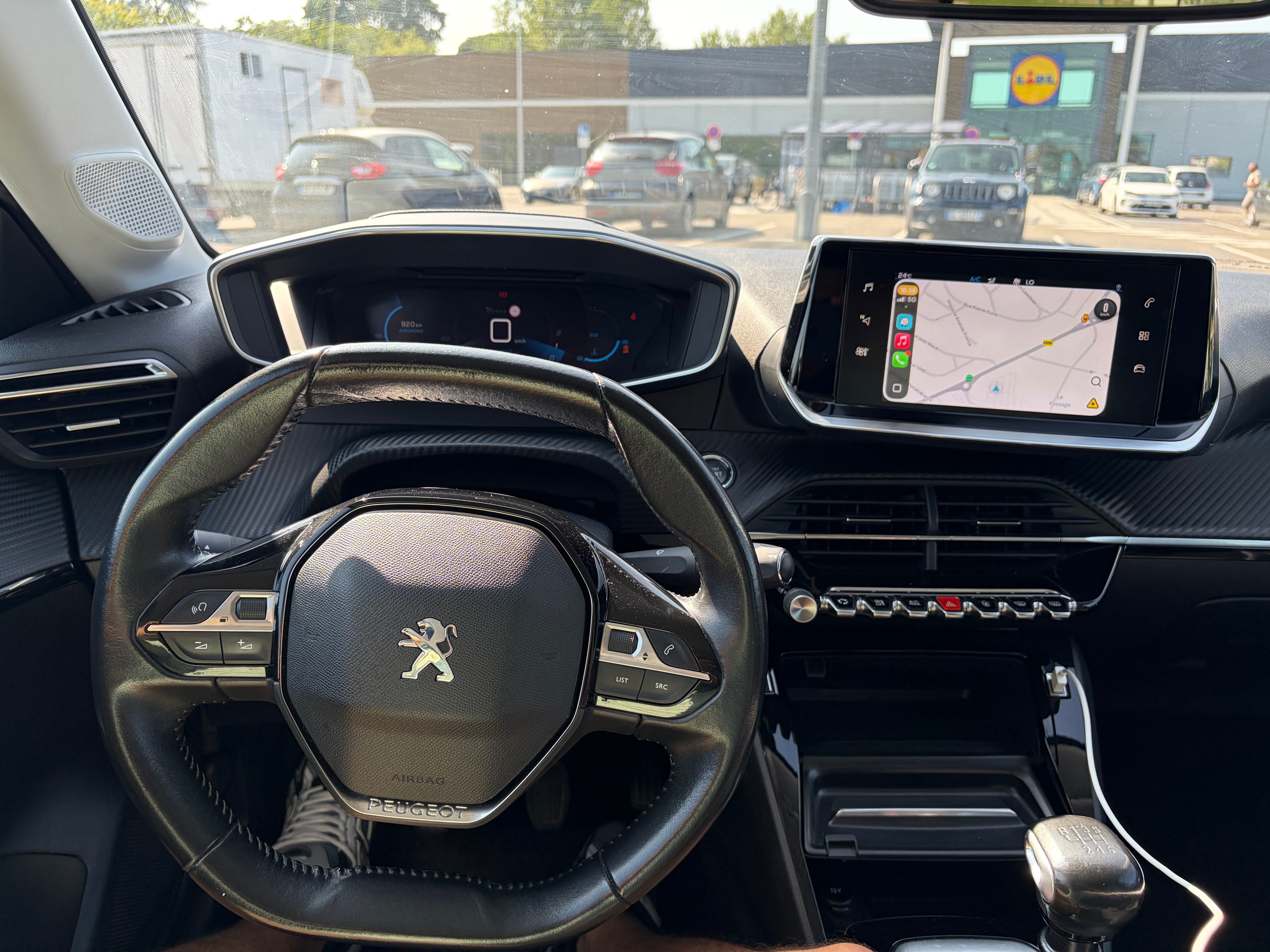 Peugeot 208 avec GPS