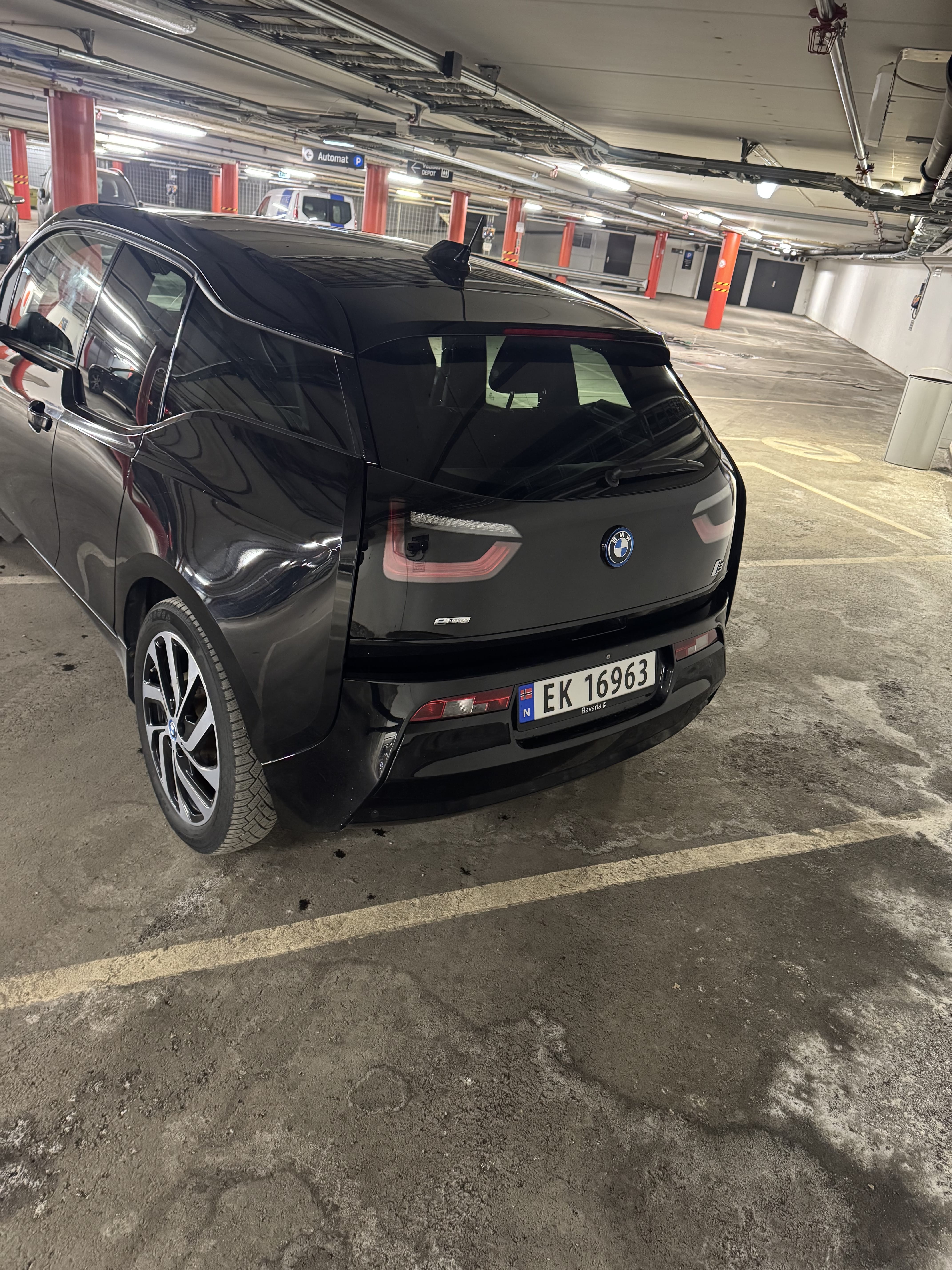 BMW i3 with Backup camera