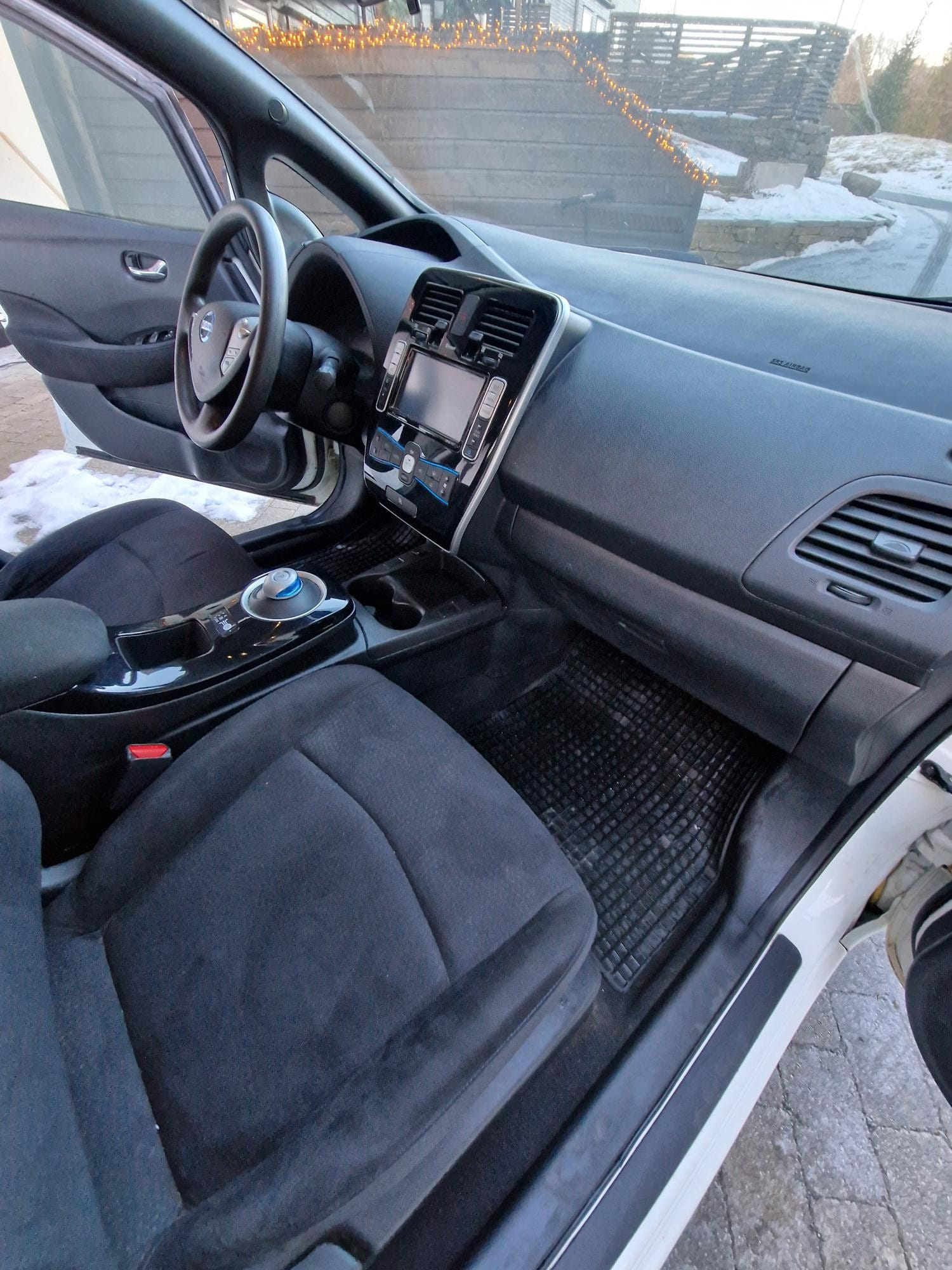 Nissan Leaf with Audio / iPod input