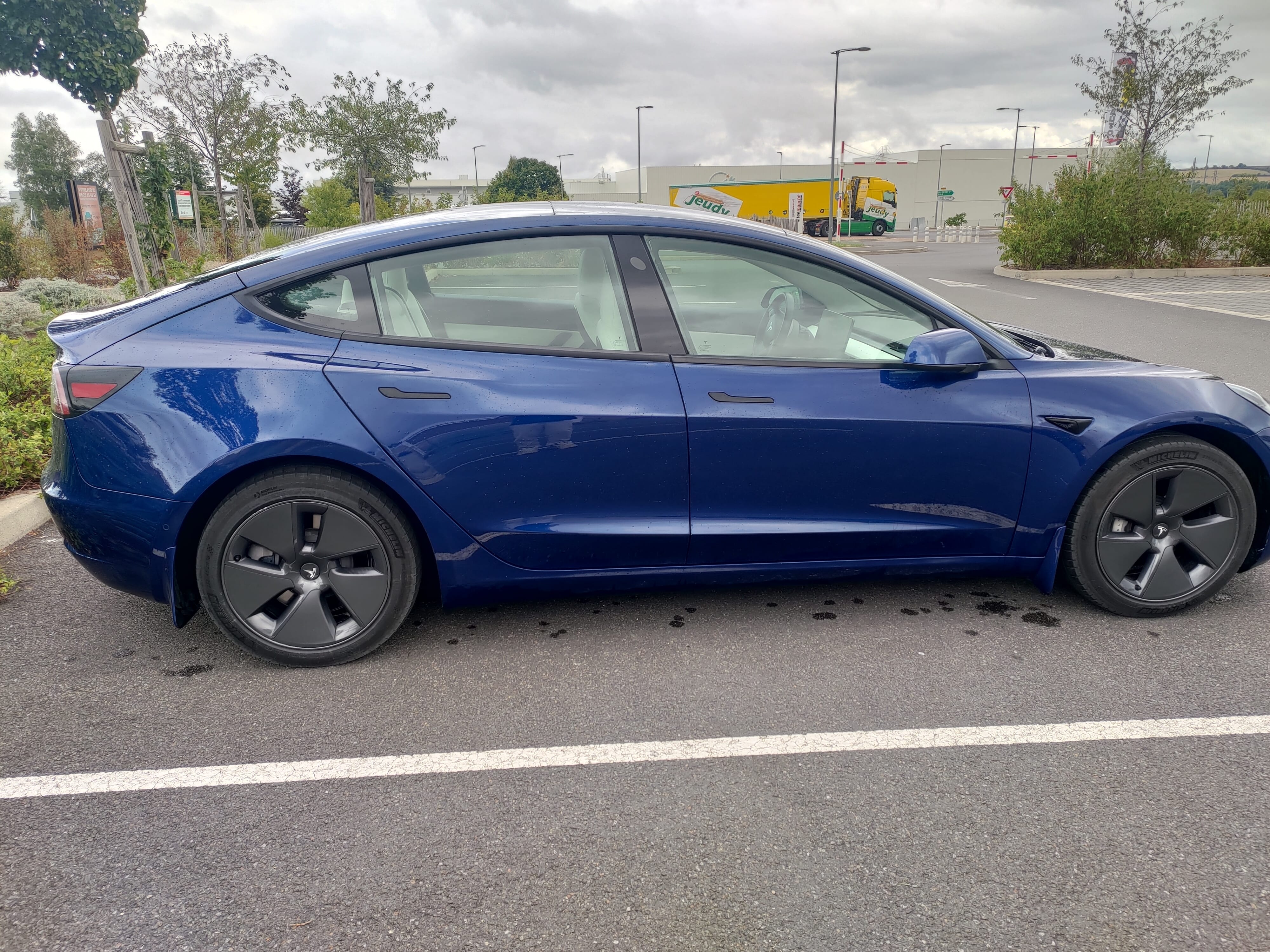 Tesla Model 3 Long Range avec Climatisation
