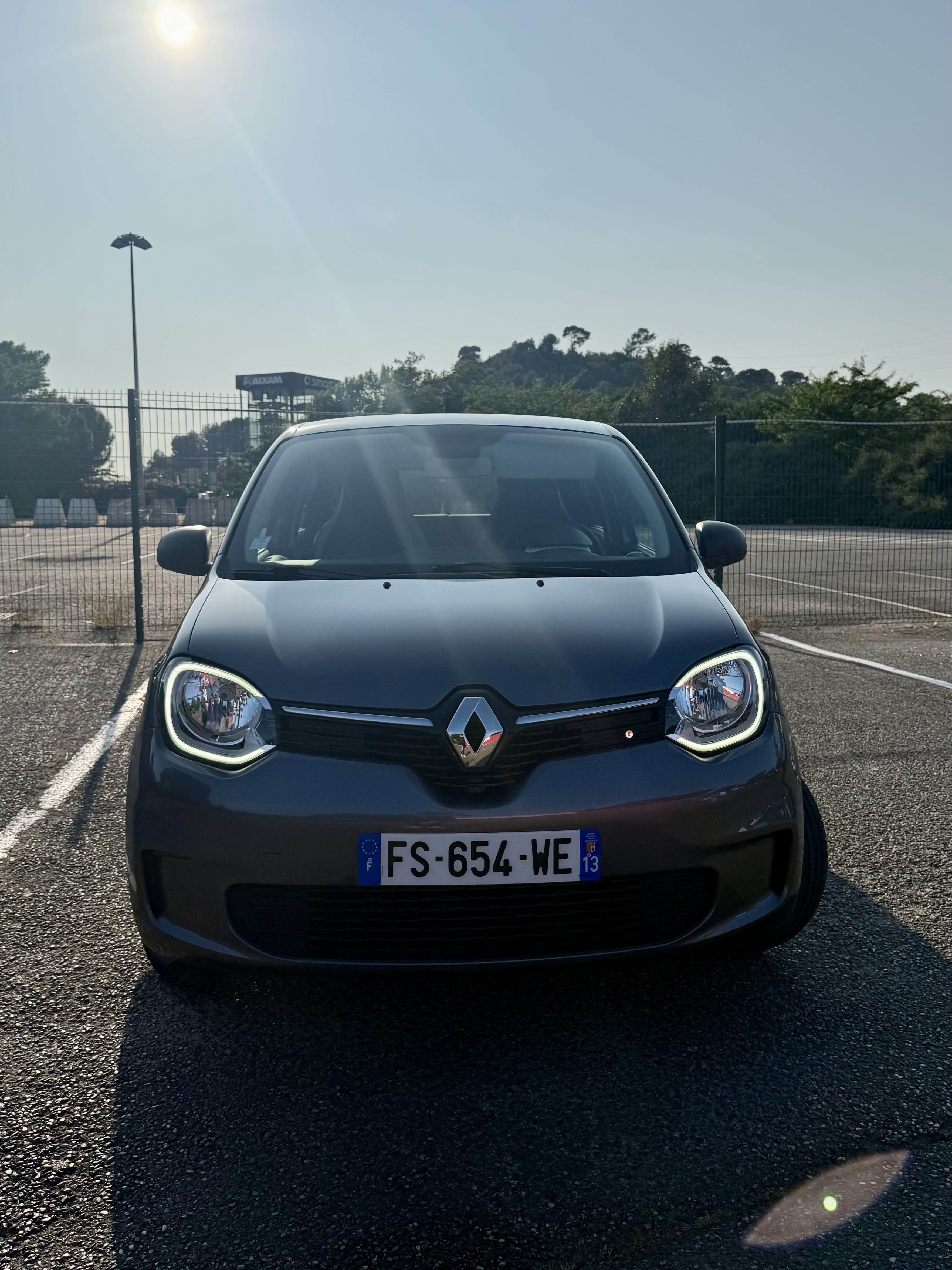 Renault Twingo III with Air conditioning