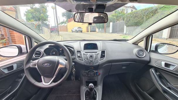 Ford Fiesta Trend White con Audio Bluetooth