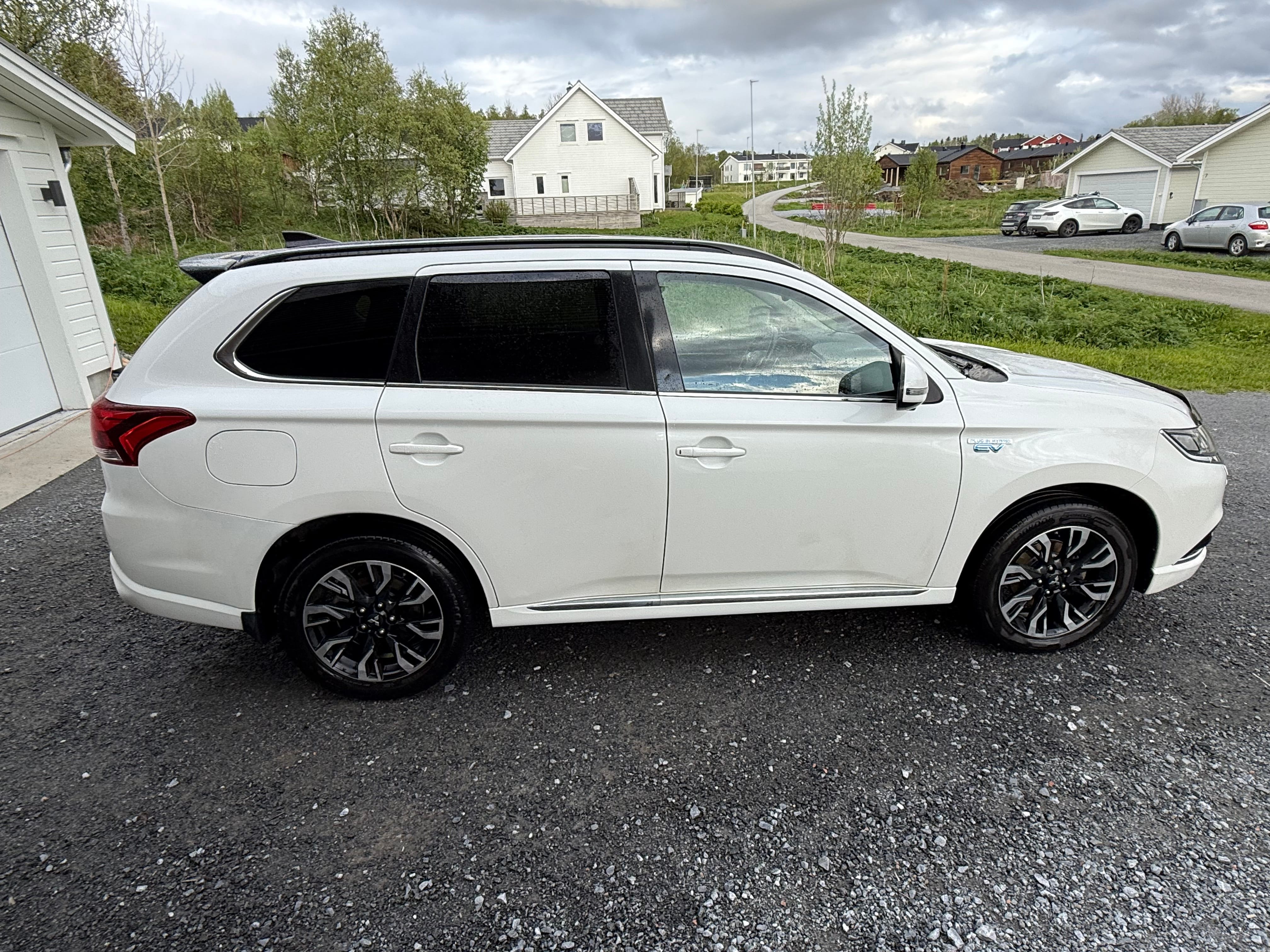 Mitsubishi Outlander Hybrid med Aircondition