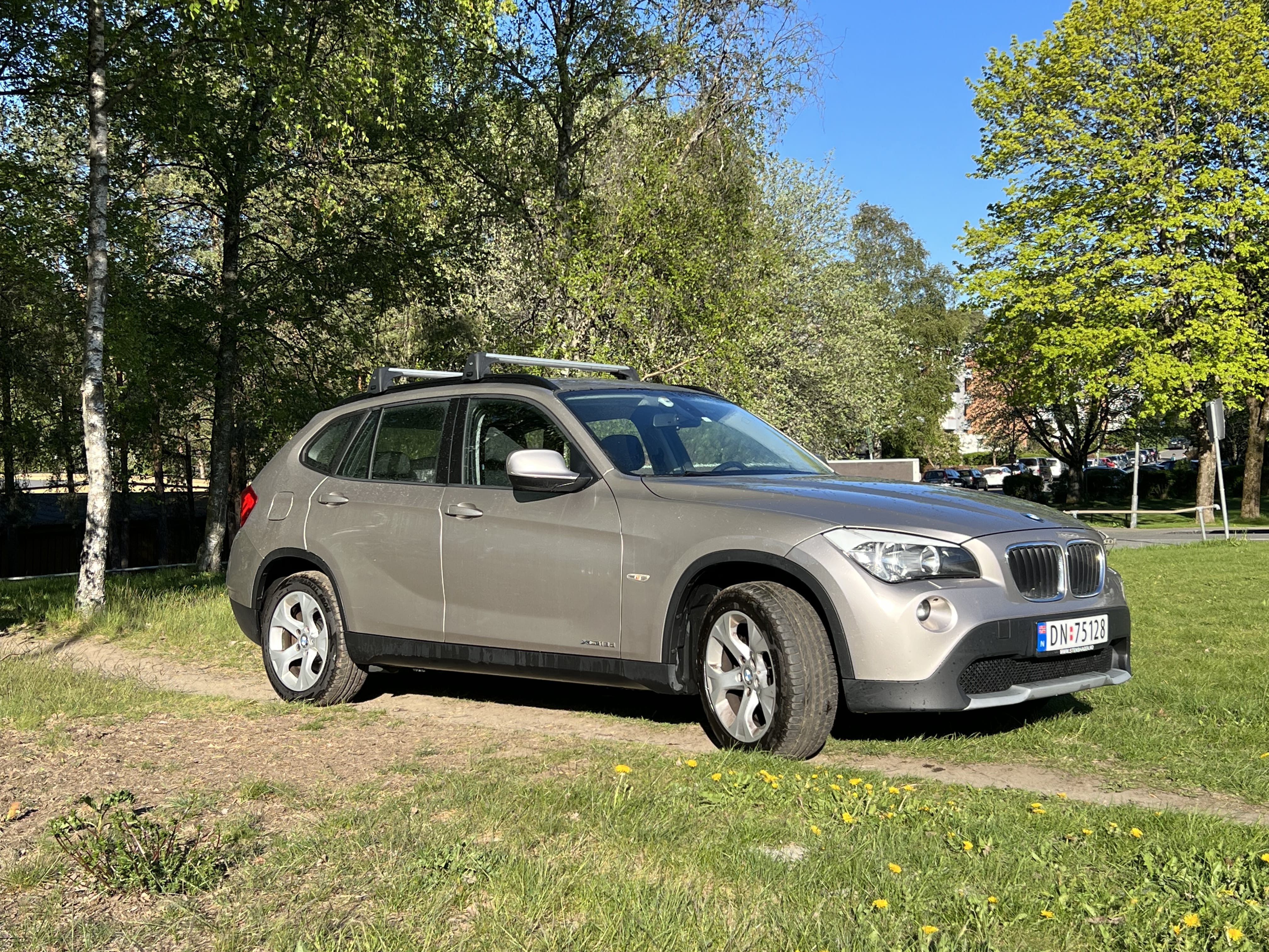 BMW X1 Fin og romslig firehjulstrekk turbil med Aircondition