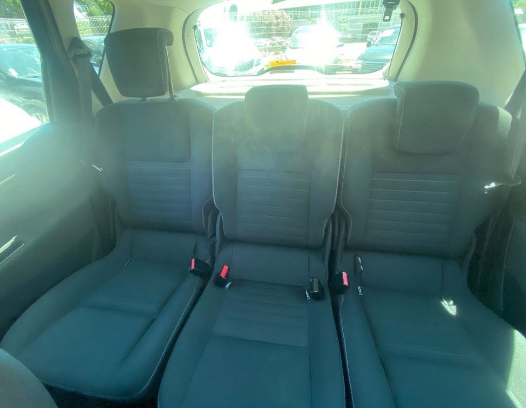 Renault Scenic Essence (24018) DL209GD avec Siège bébé