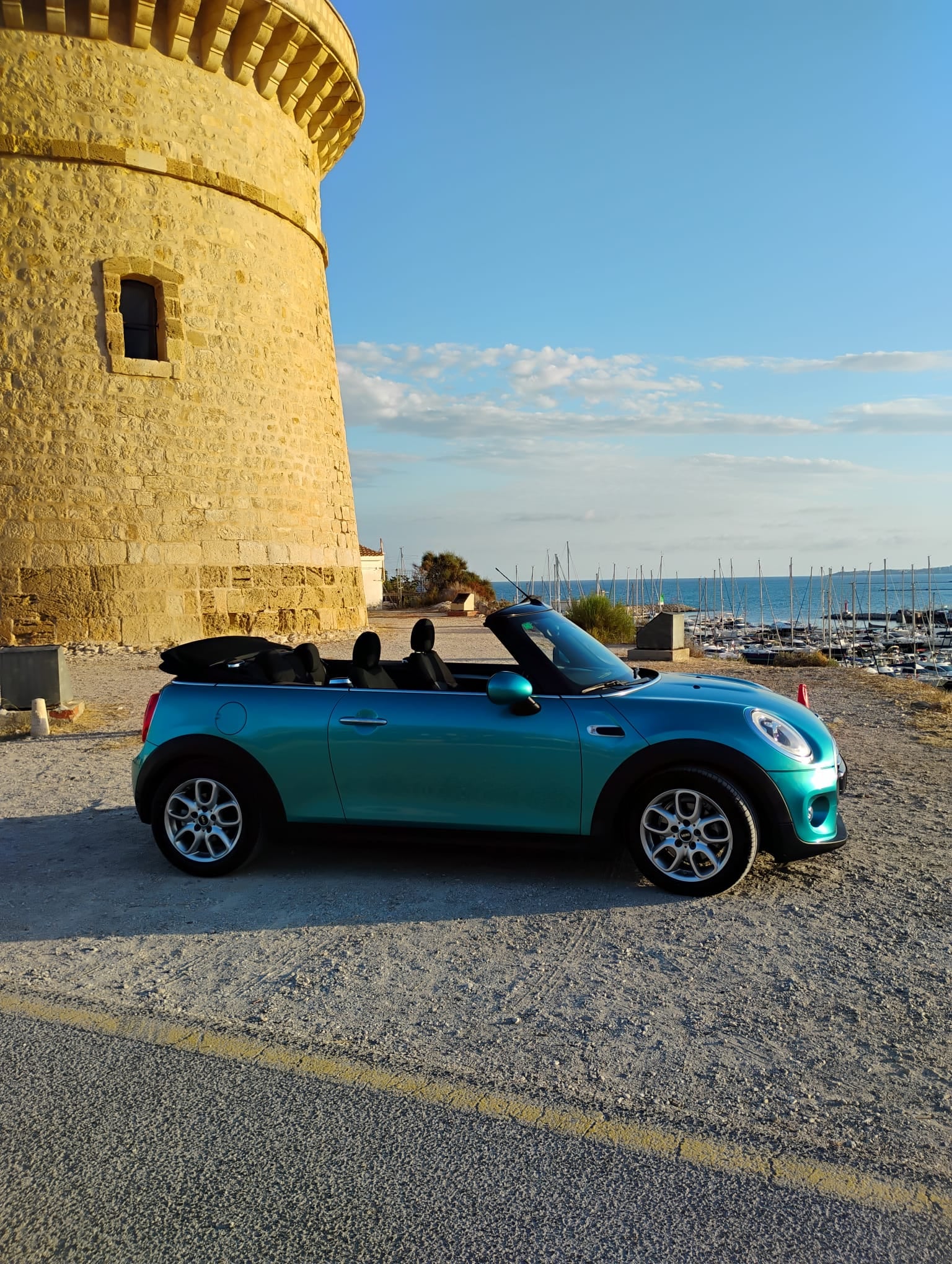 Mini Cabriolet con Aire acondicionado