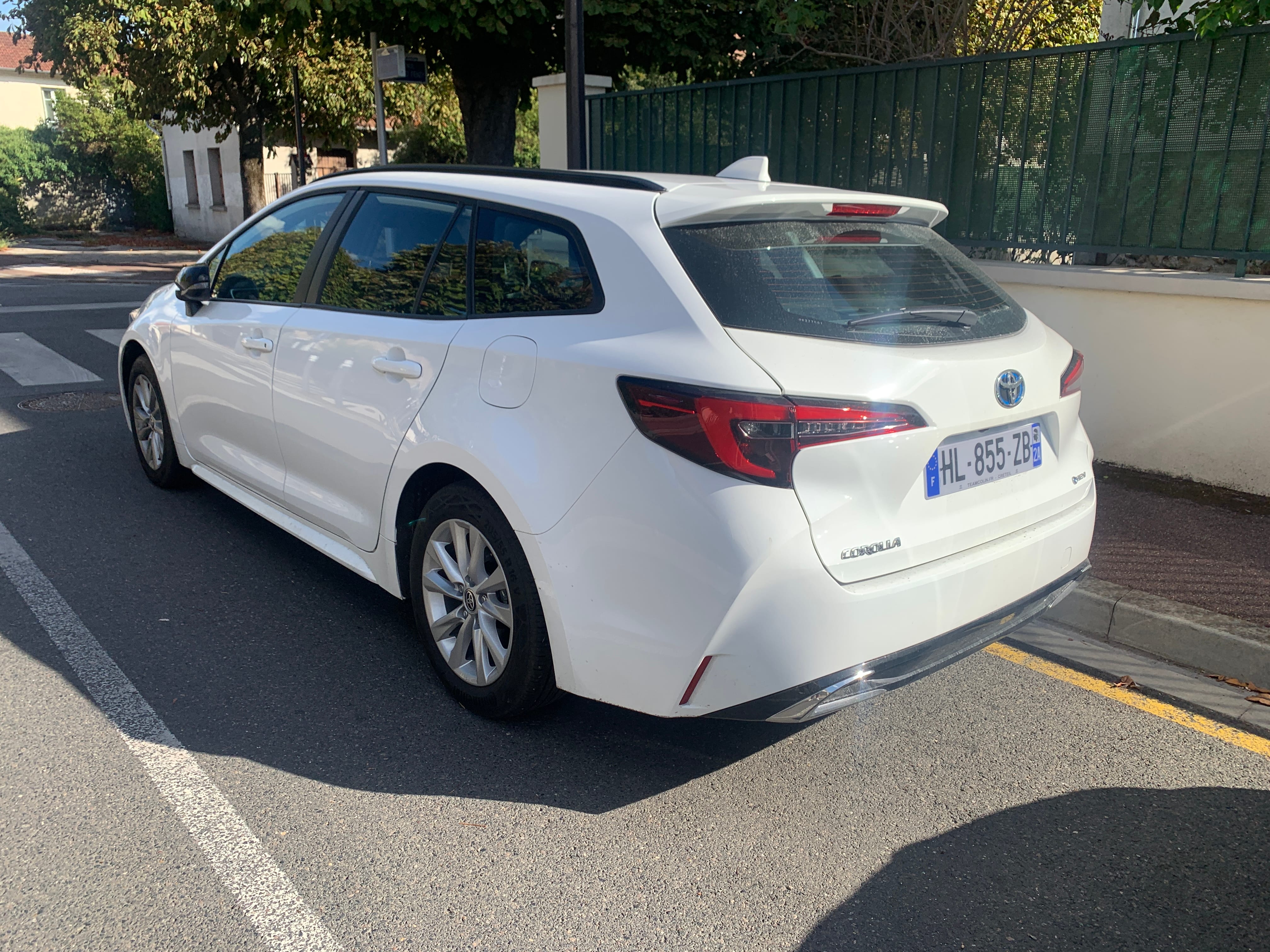 Toyota Corolla Break Hybride avec GPS