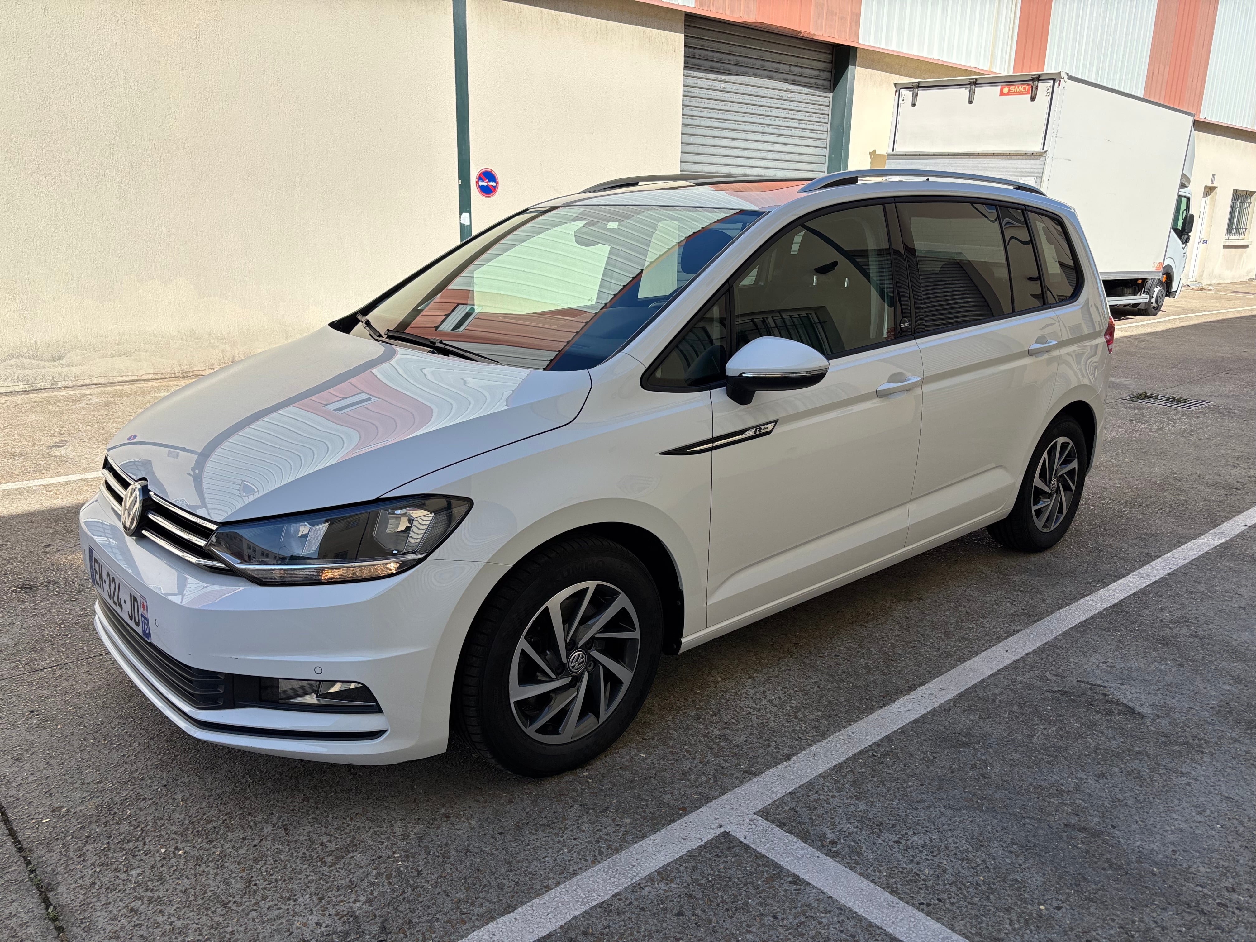 Volkswagen Touran, 2017, Essence 95, 7 places