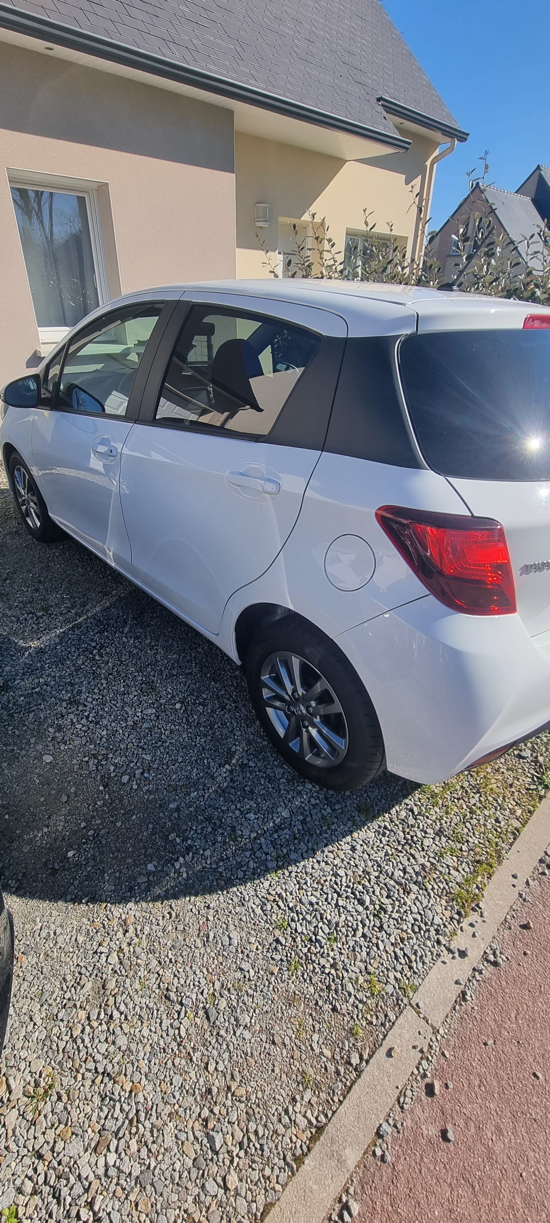 Toyota Yaris VVTI Dynamic, essence E95, caméra de recul, limitateur de vitesse, climatisation avec Climatisation