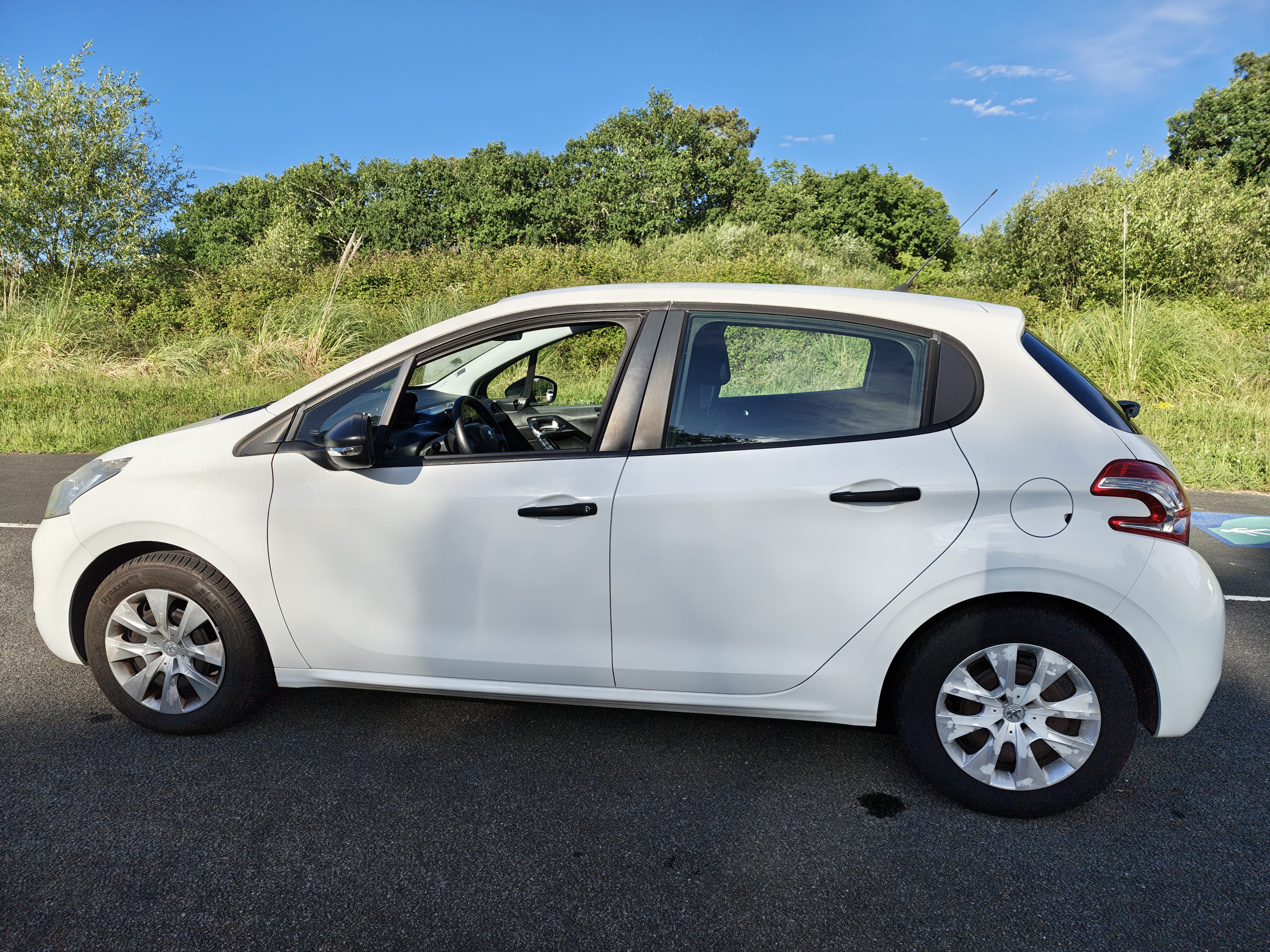 Peugeot 208 avec Climatisation