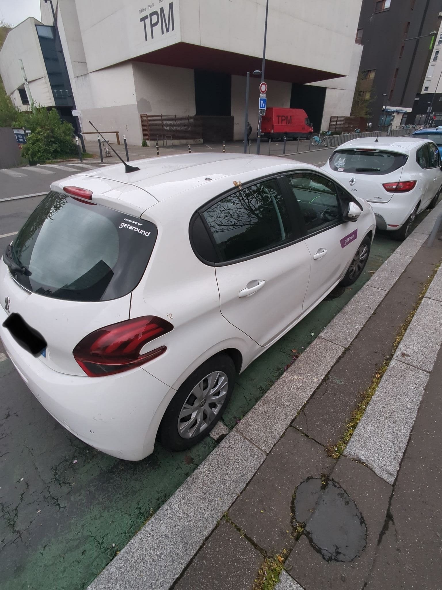 Peugeot 208 FF617 avec Climatisation