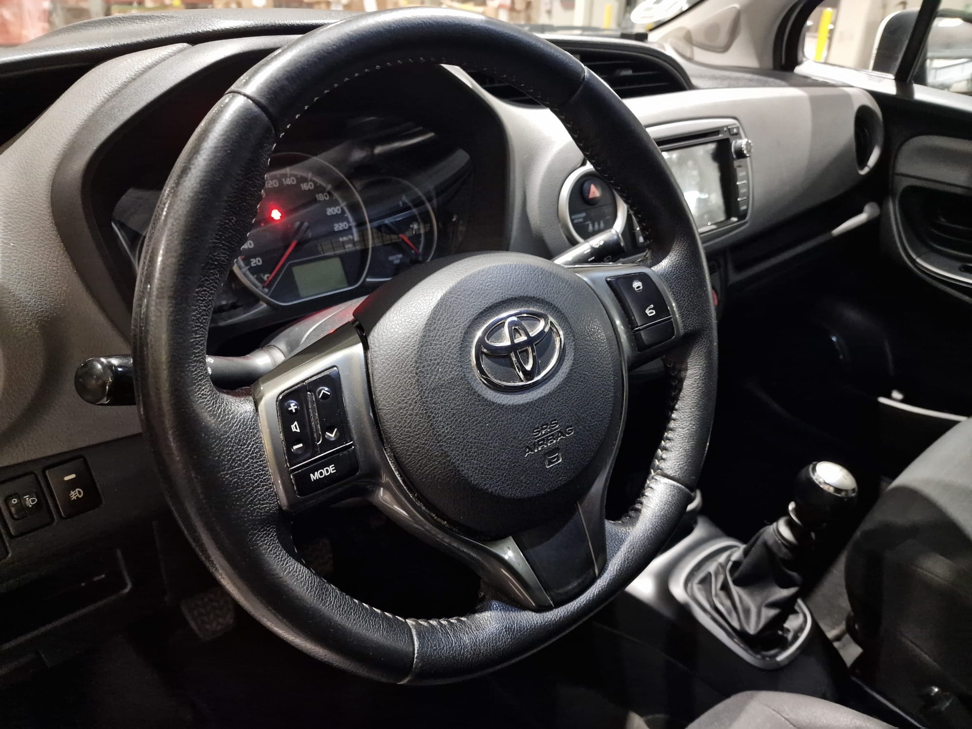 Toyota Yaris con Entrada de Audio/iPod