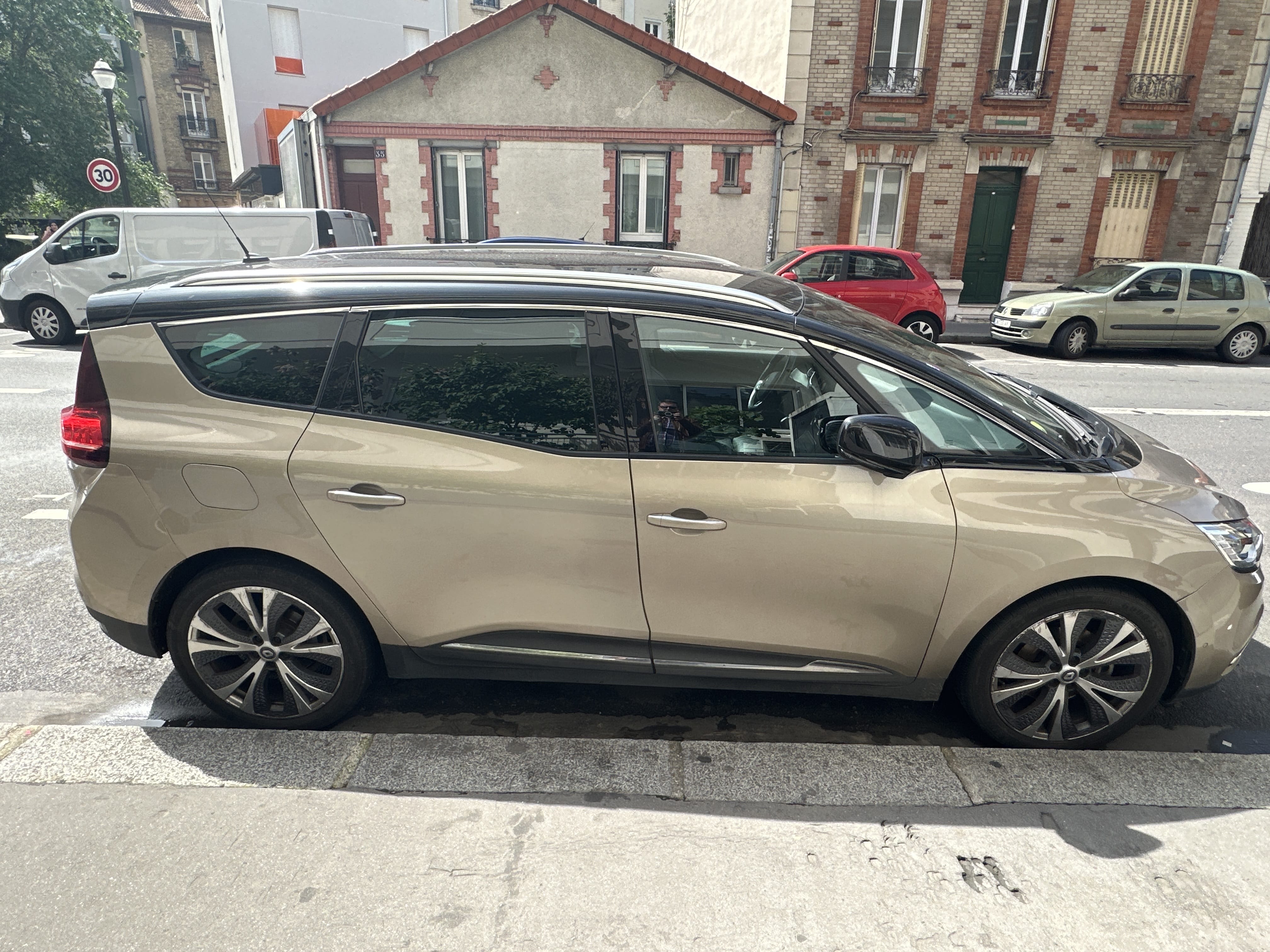 Renault Grand Scenic DCI 160 ENERGY EDC INITIALE PARIS avec GPS