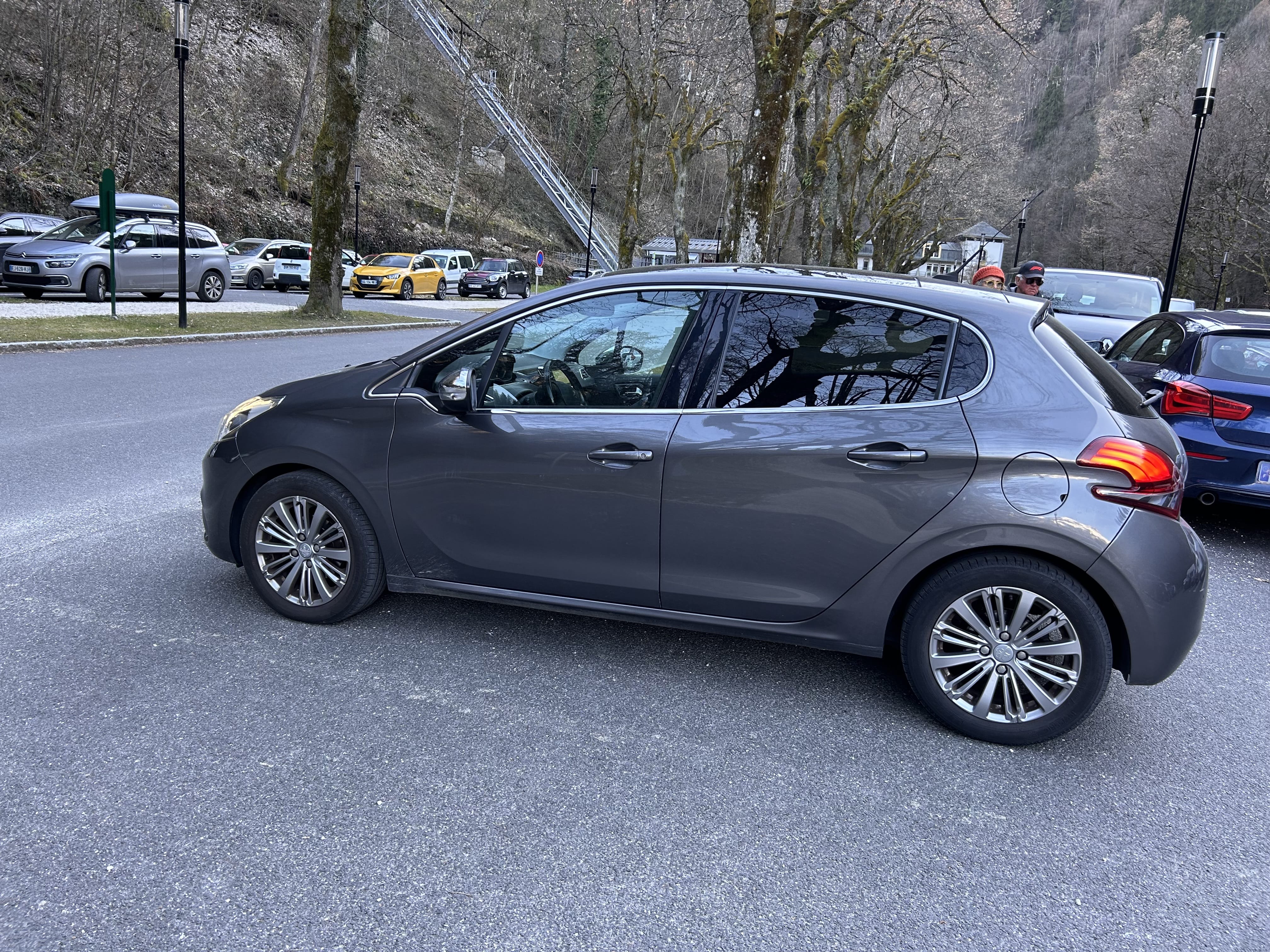 Peugeot 208 avec Régulateur de vitesse