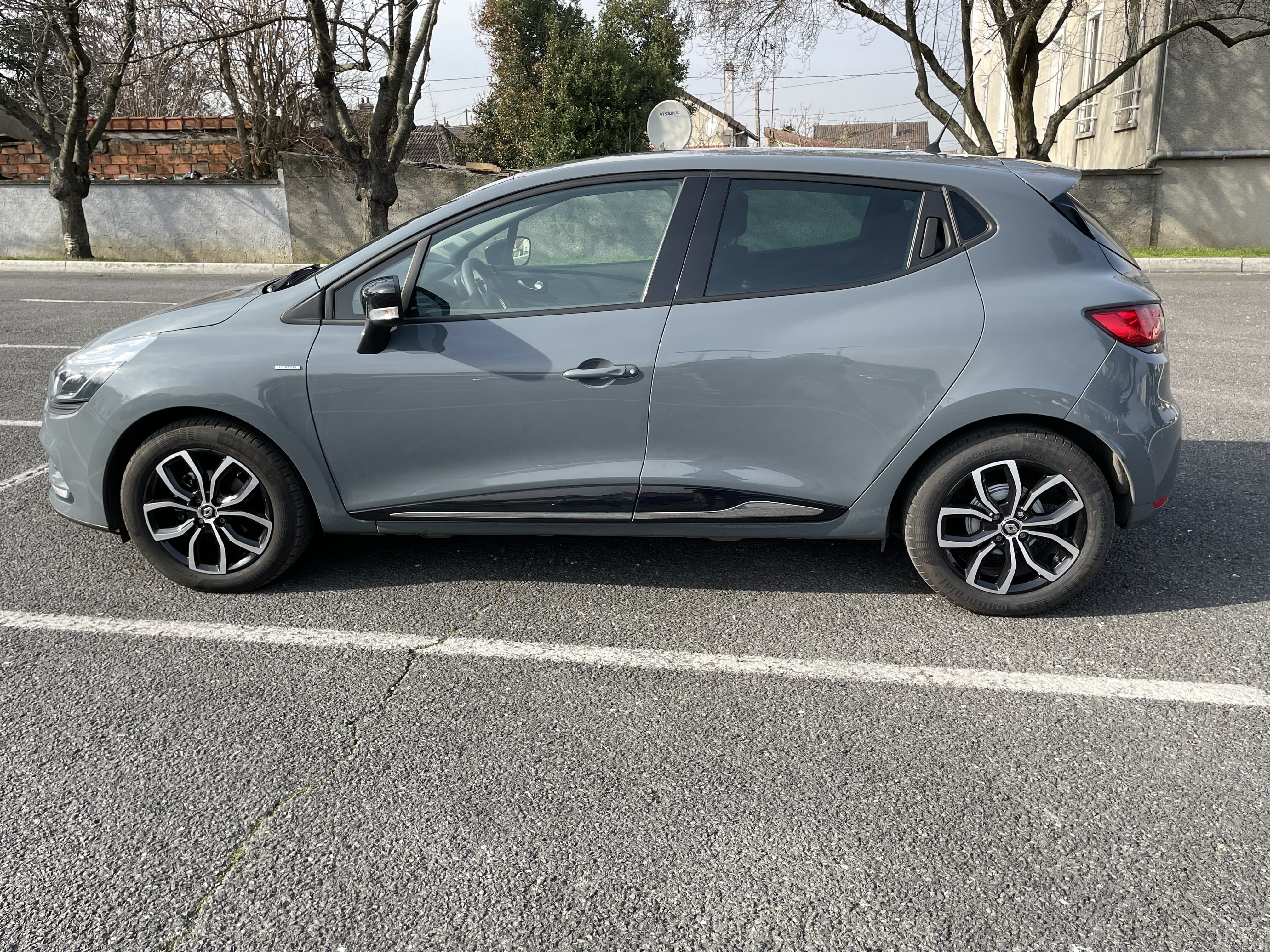 Renault Clio avec Climatisation