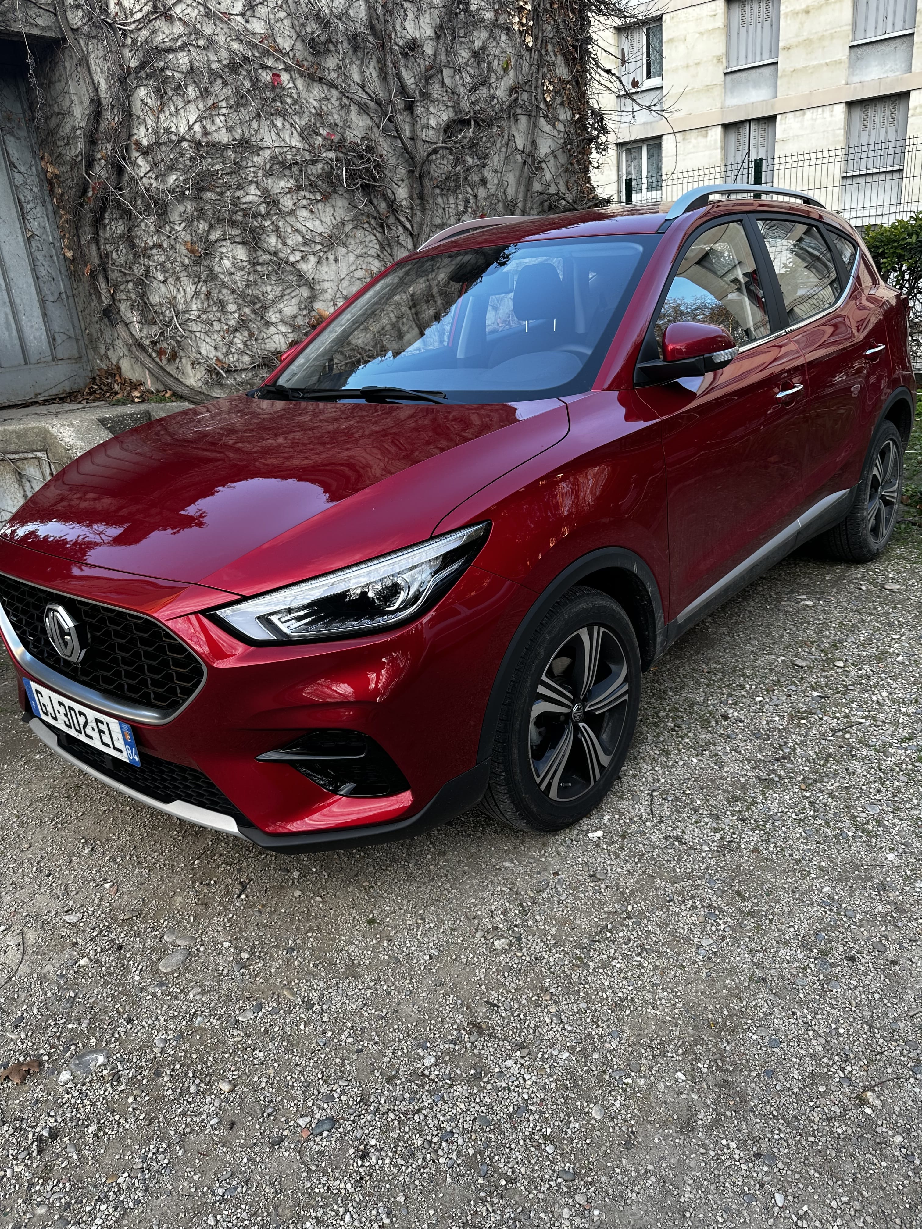 MG ZS avec Siège bébé