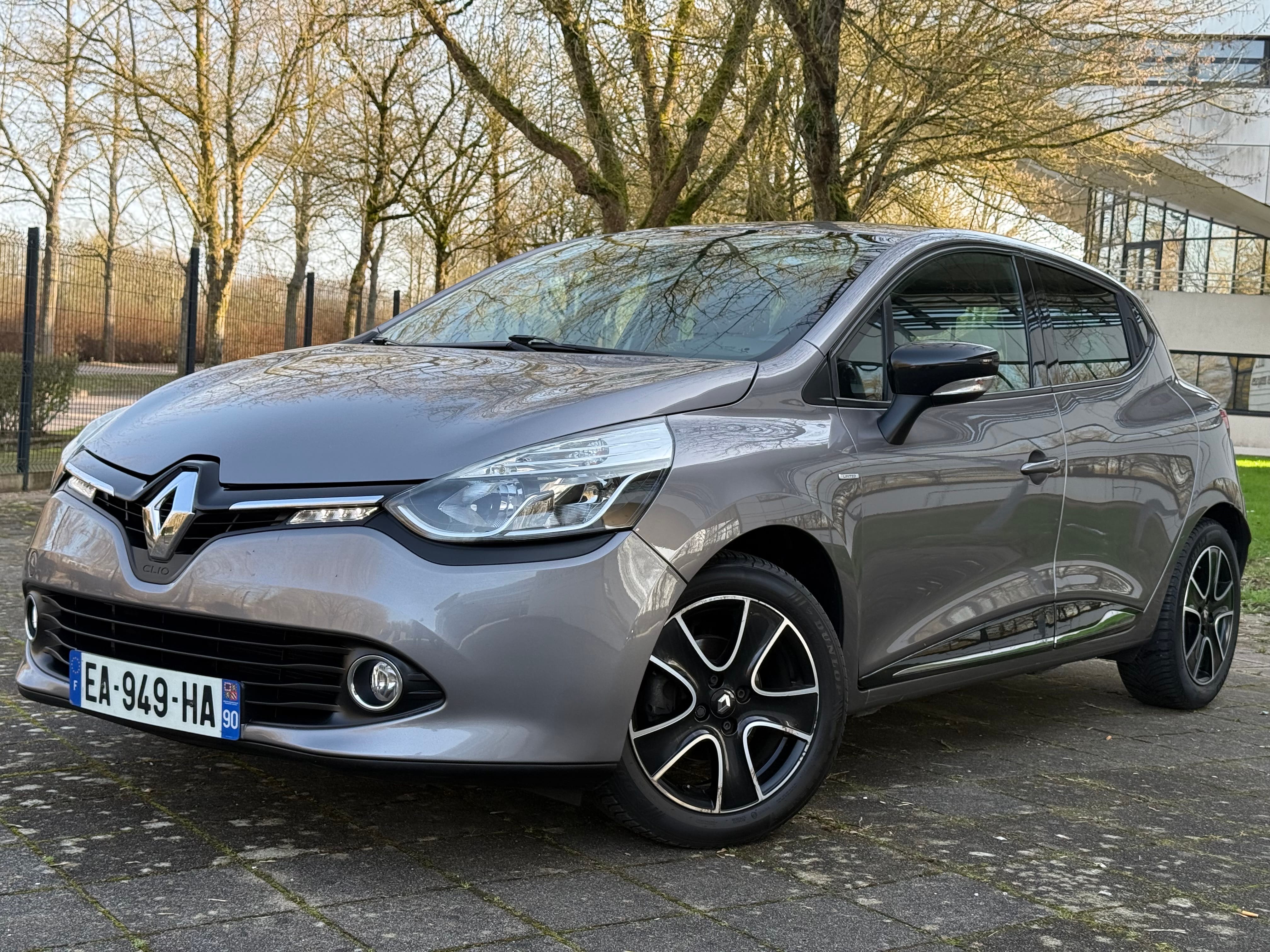 Renault Clio 4 Connectée - Gare de Metz 24h/24", 2016, Essence 95