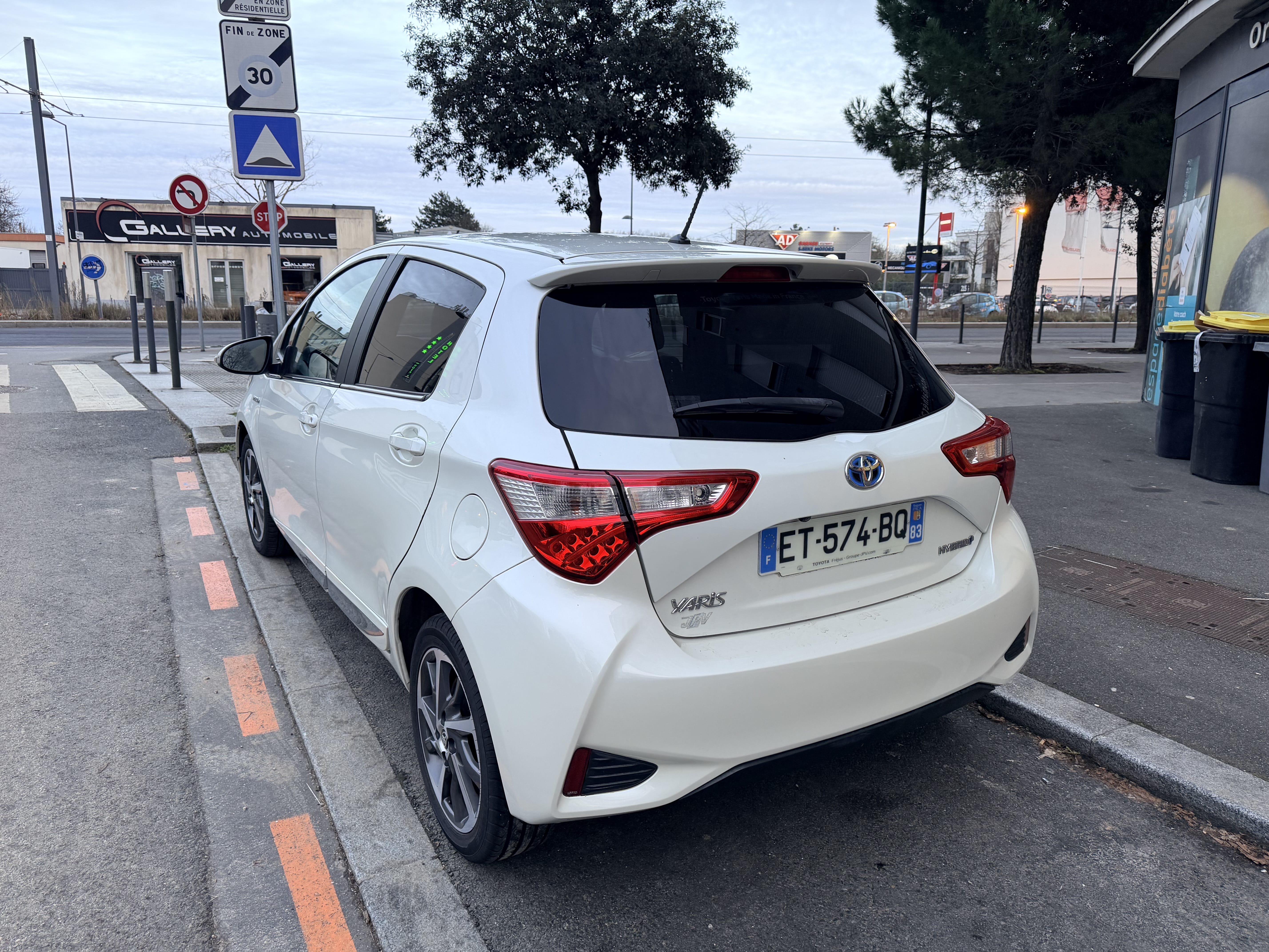Toyota Yaris Hybride avec GPS