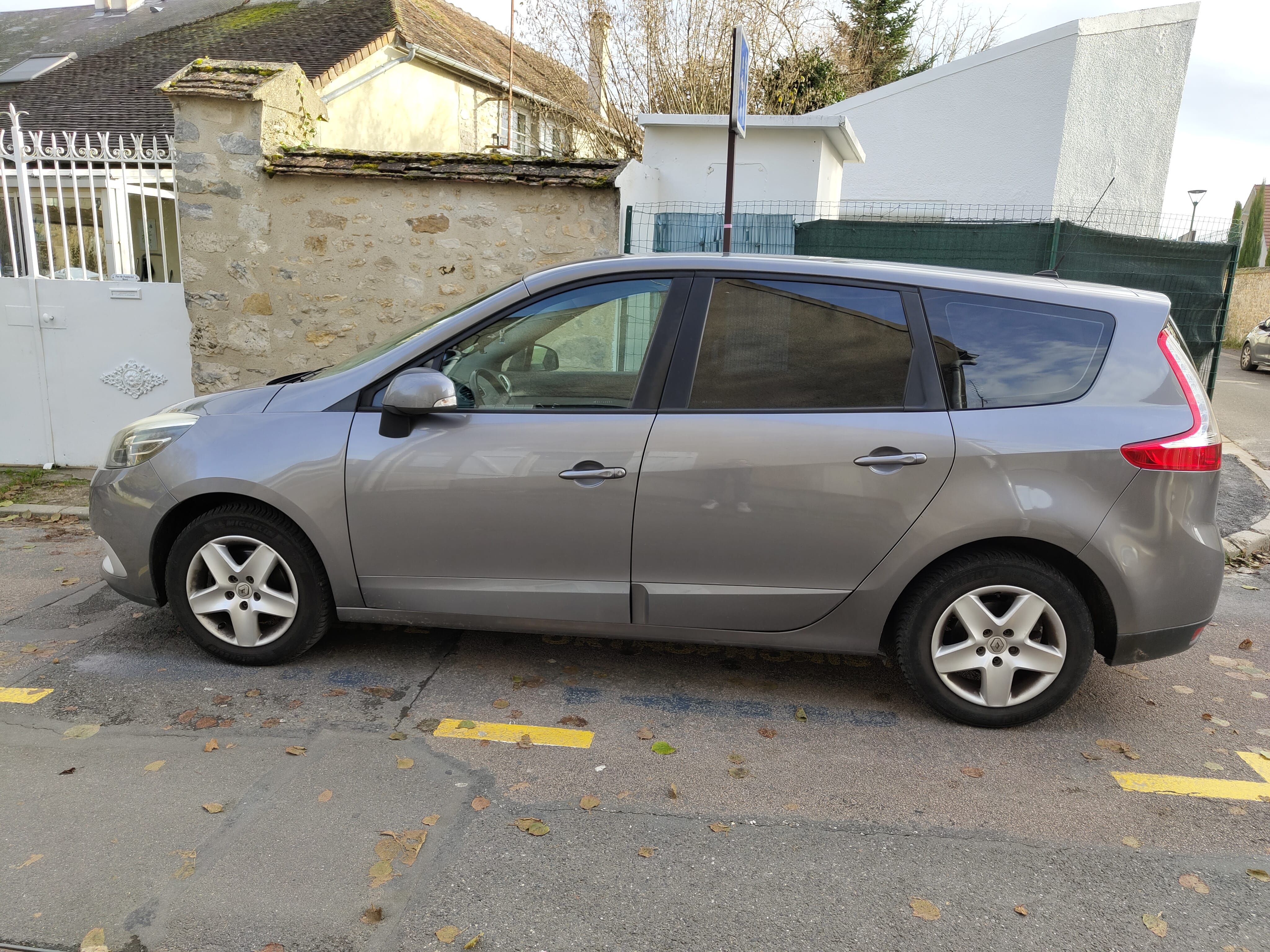Renault Grand Scenic 1.5 DCI avec Climatisation