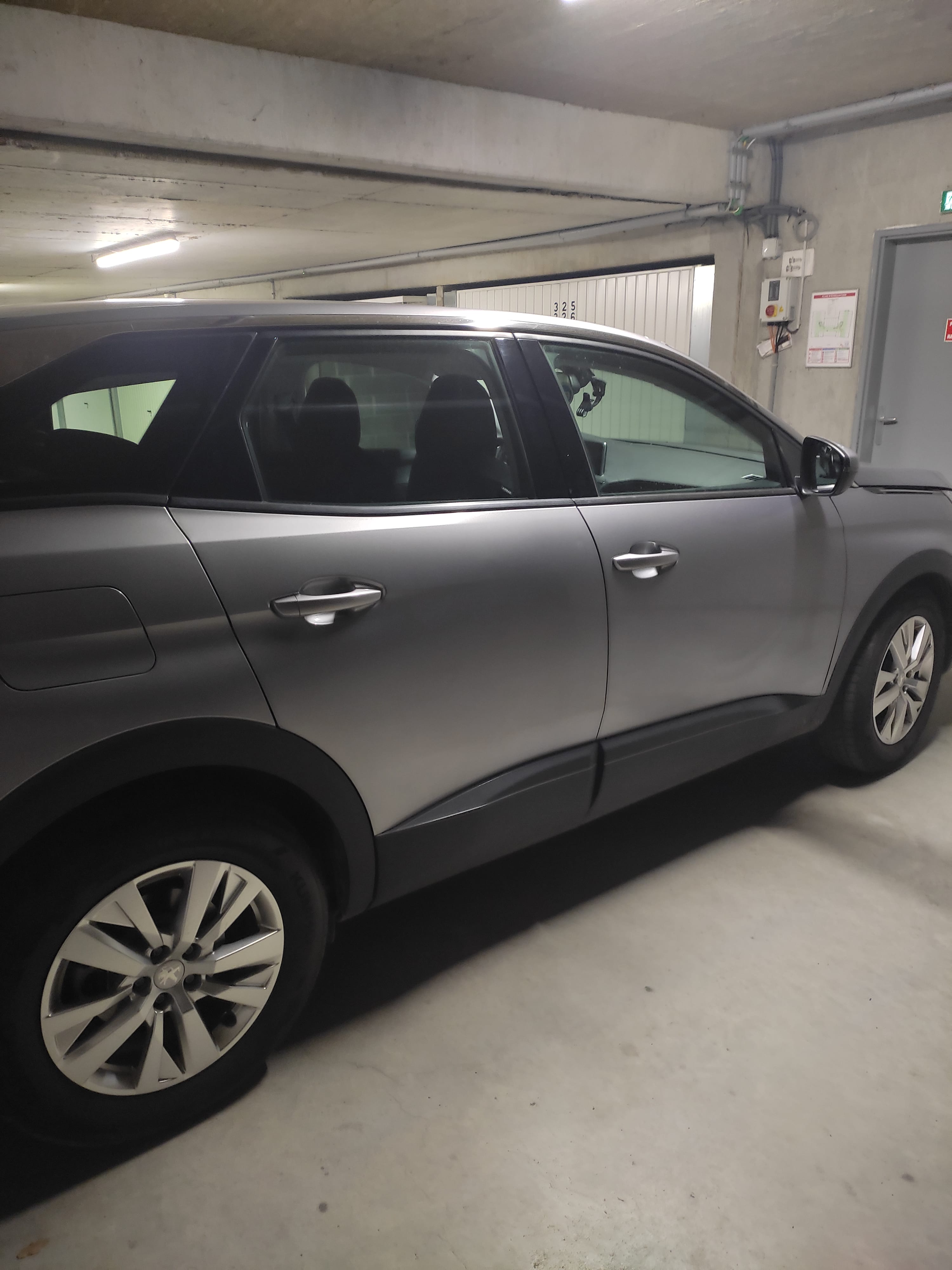 Peugeot 3008 avec Entrée audio / iPod