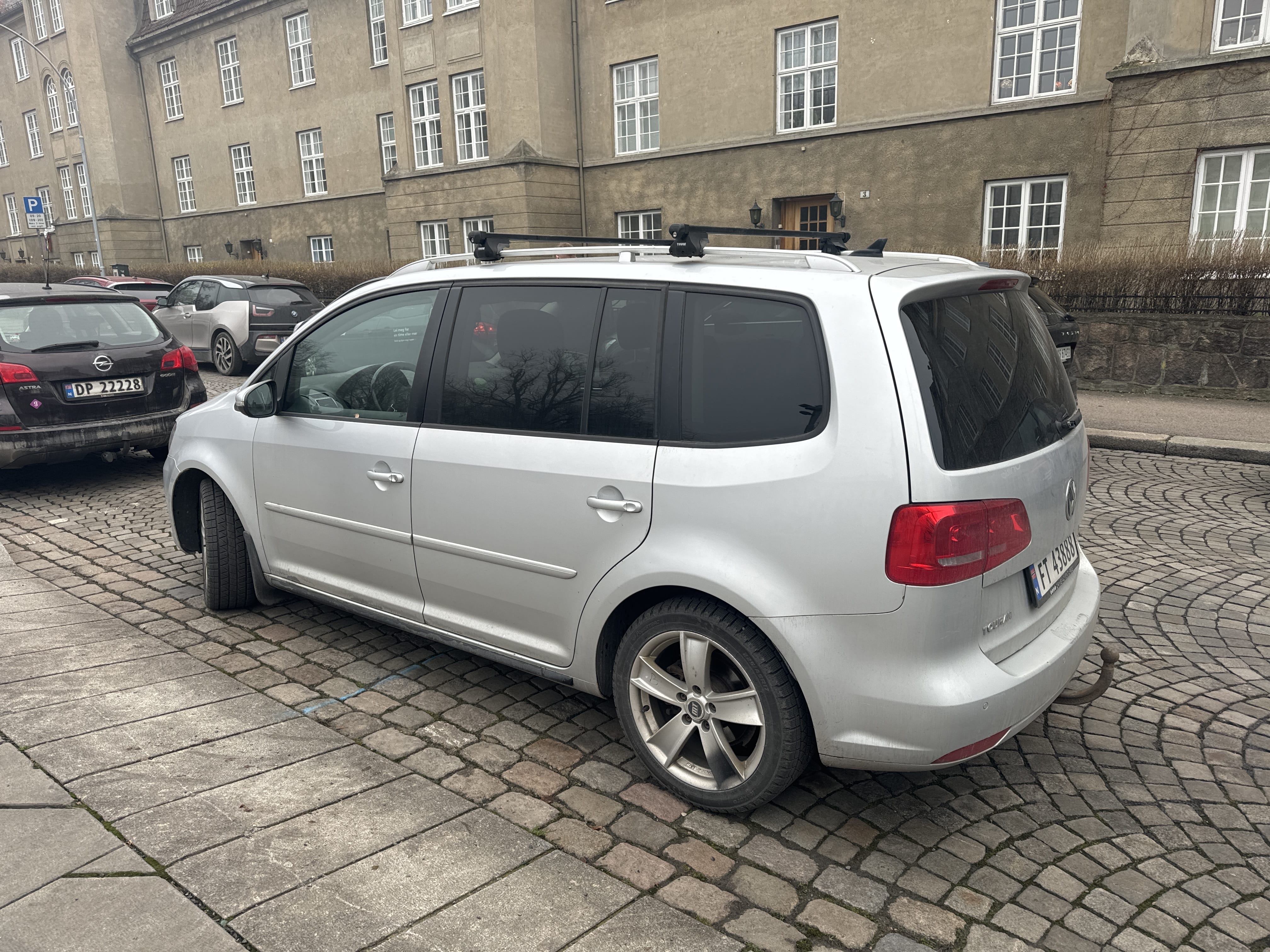 Volkswagen Touran with Cruise control