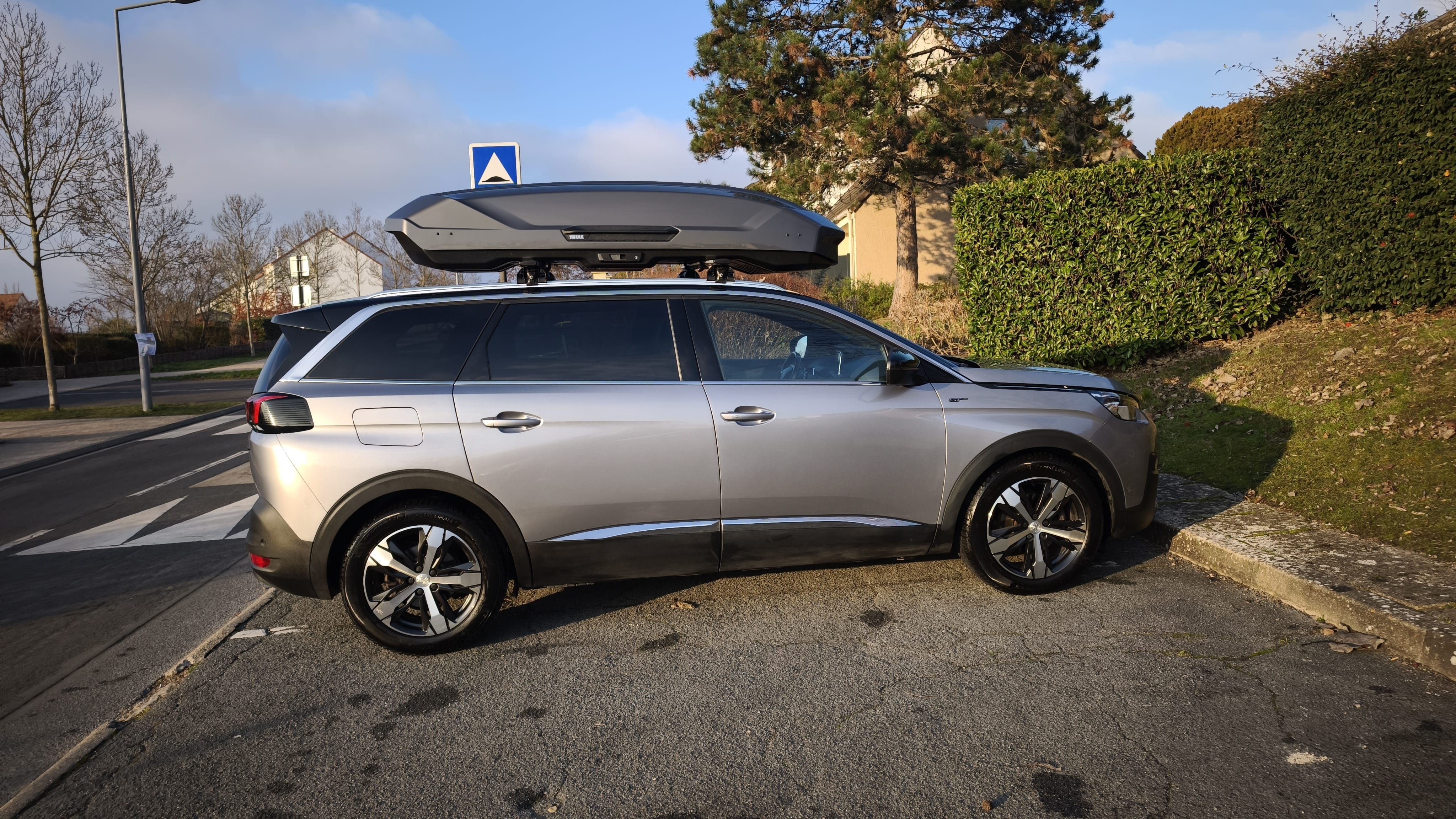 Peugeot 5008  GT 7 places Full Options 180 ch avec Android Auto