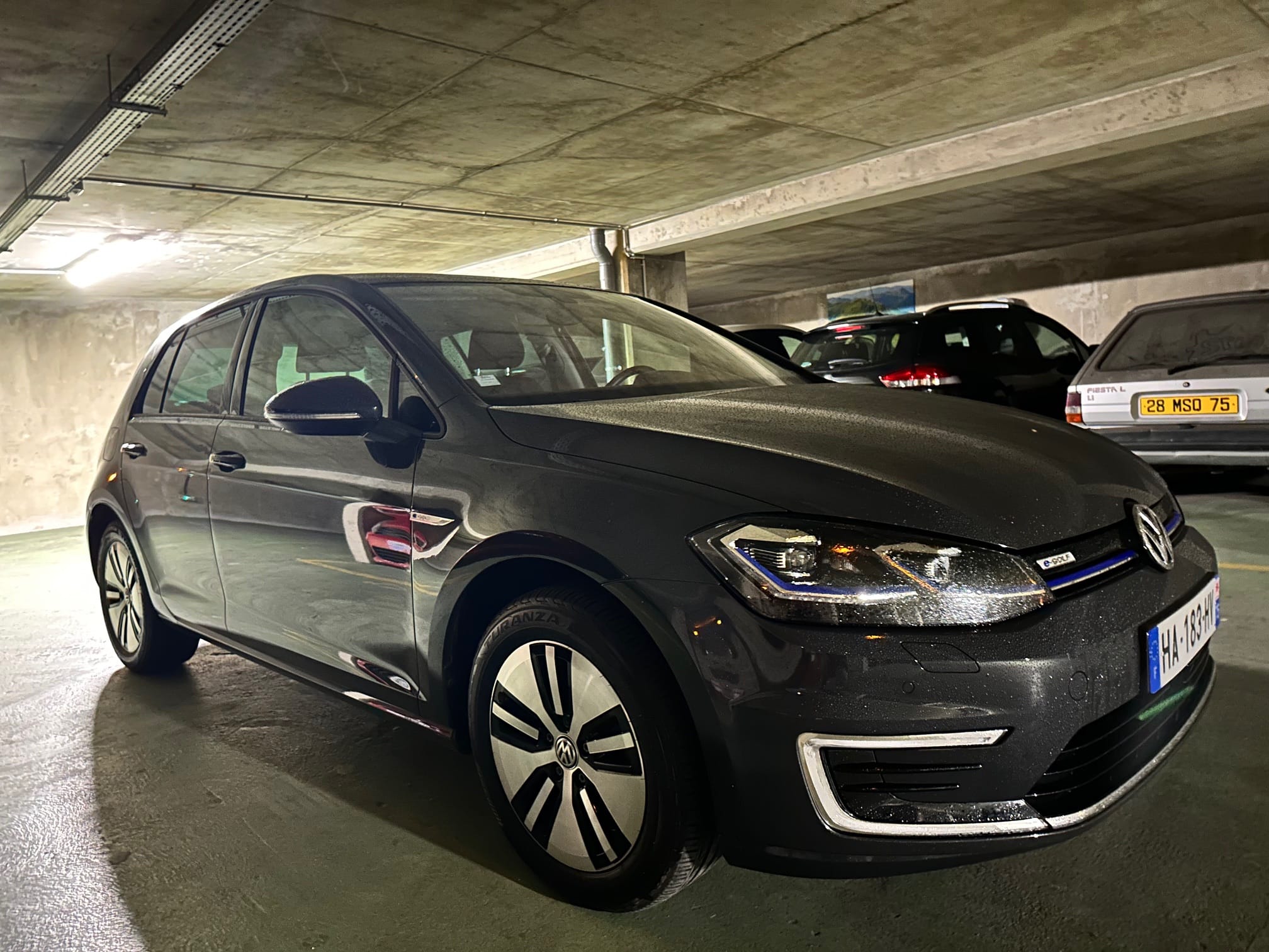 Volkswagen e-Golf Autonomie env 250KM Offerte + Stationnement à Paris gratuit avec Climatisation