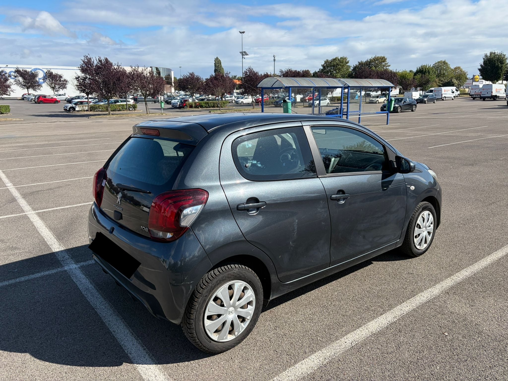Peugeot 108 1.0 VTI with Bluetooth audio