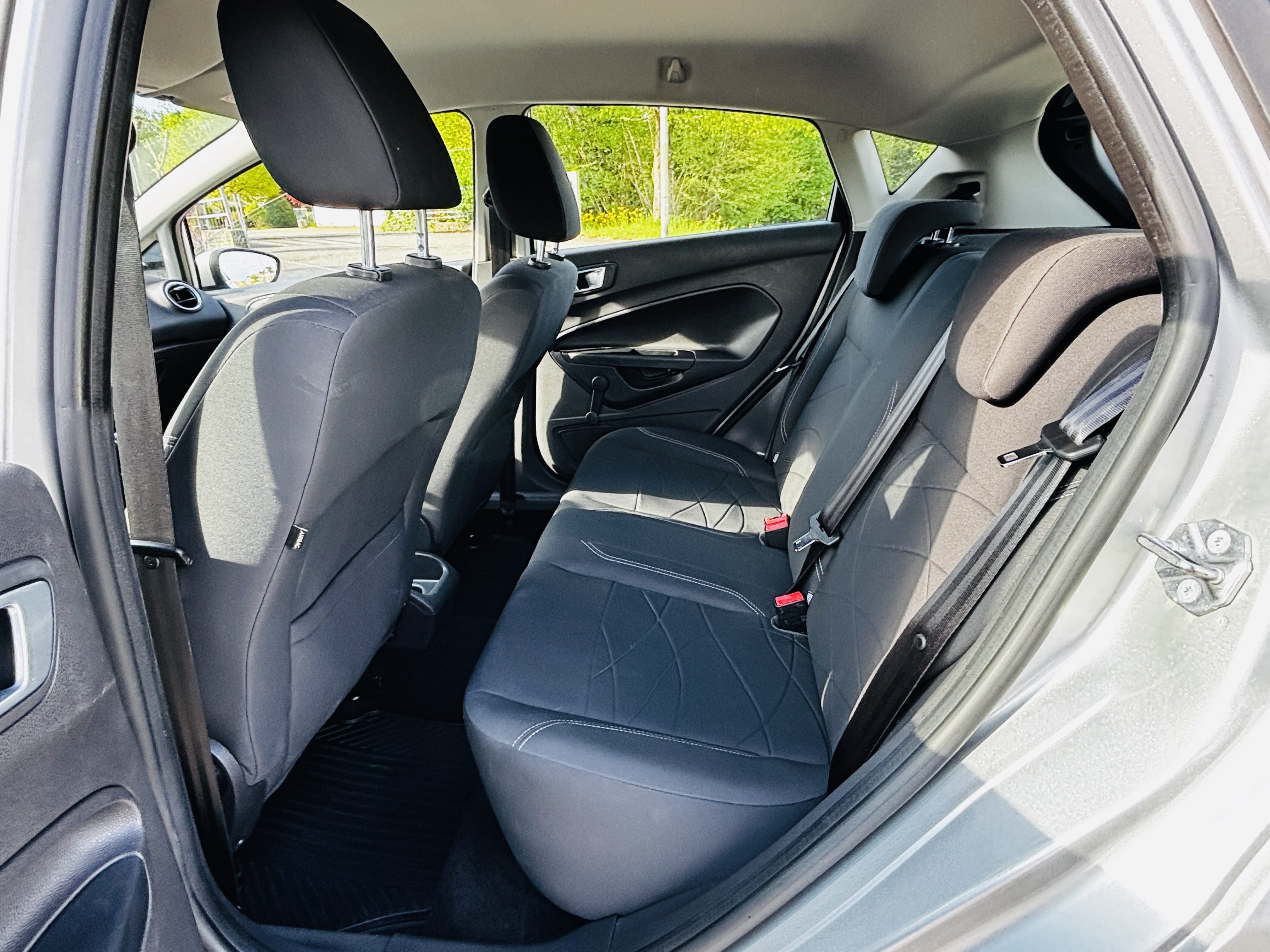 Ford Fiesta 1.5 Diesel avec Entrée audio / iPod