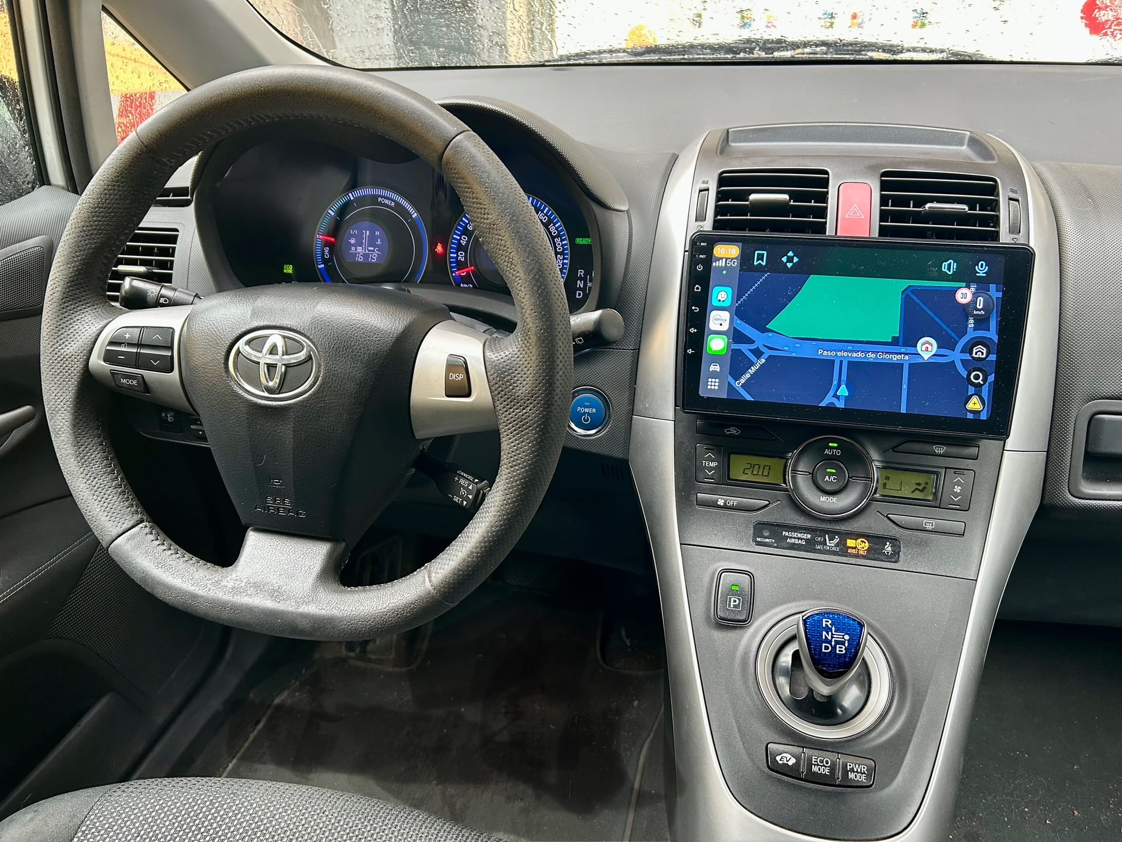 Toyota Auris Hybrid met Cruise control