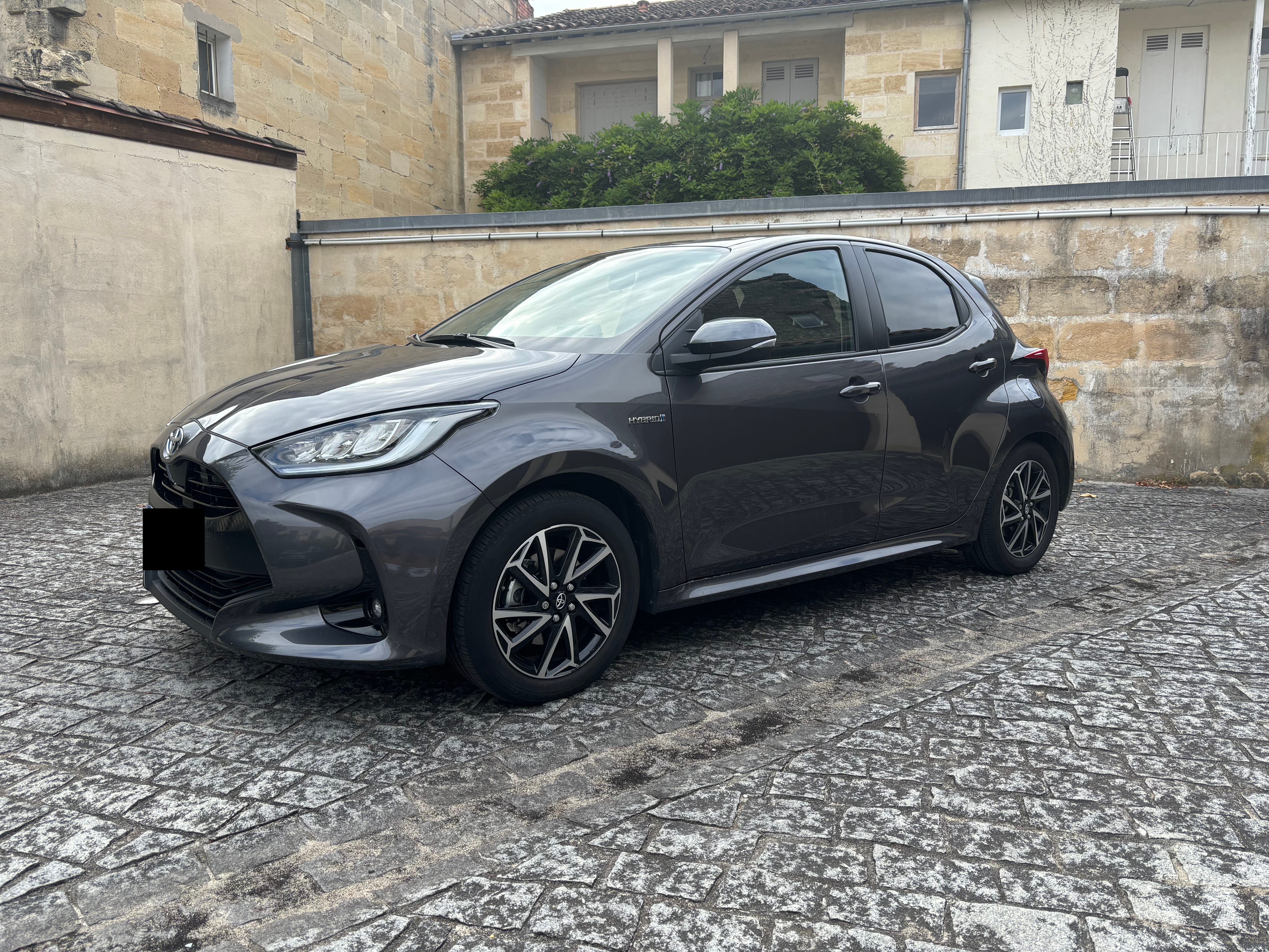 Toyota Yaris Hybride 116ch Design, 2021, Essence 95 / Elektrisch (hybride), automatisch