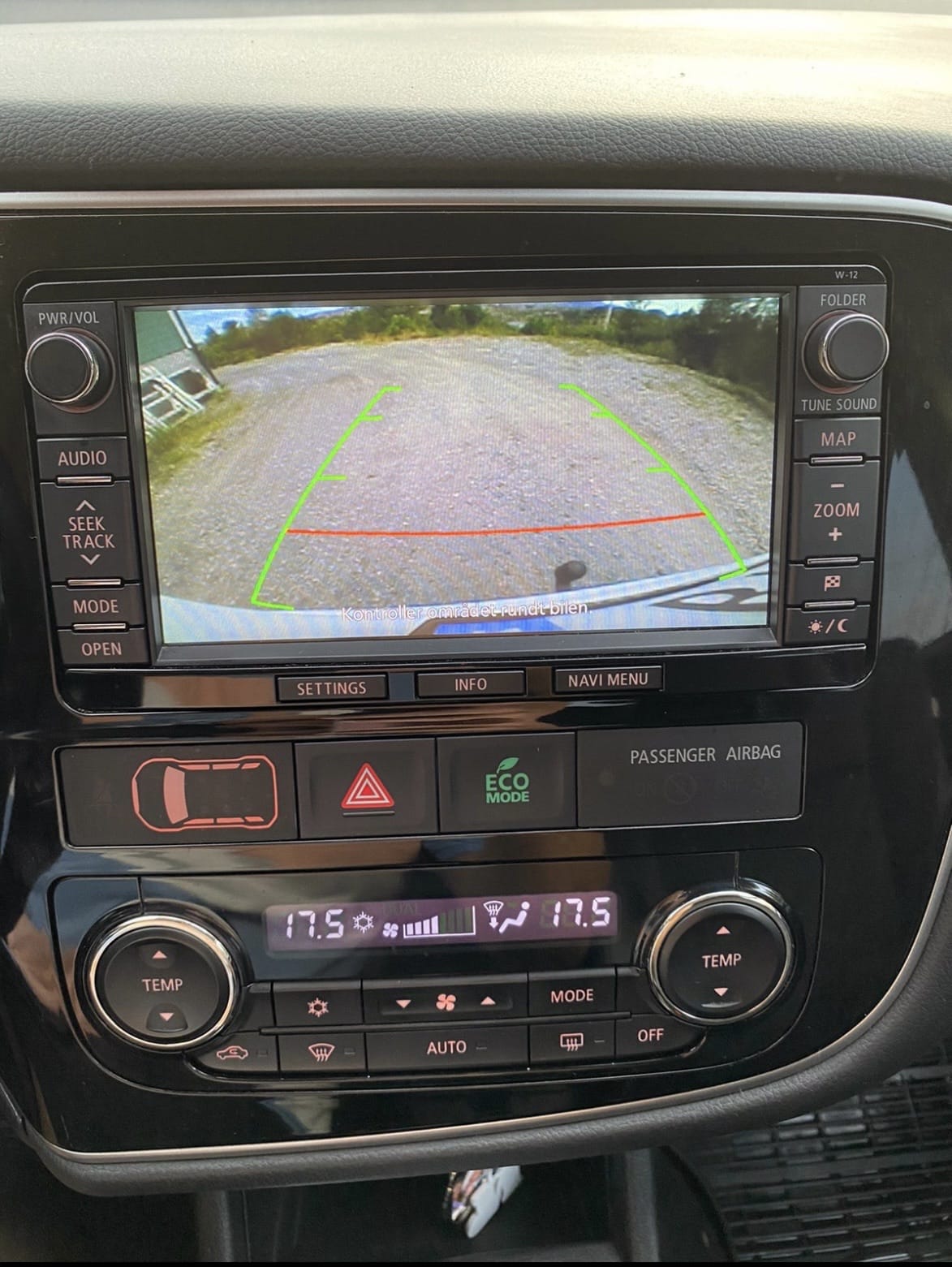 Mitsubishi Outlander Hybrid med Cruisekontroll