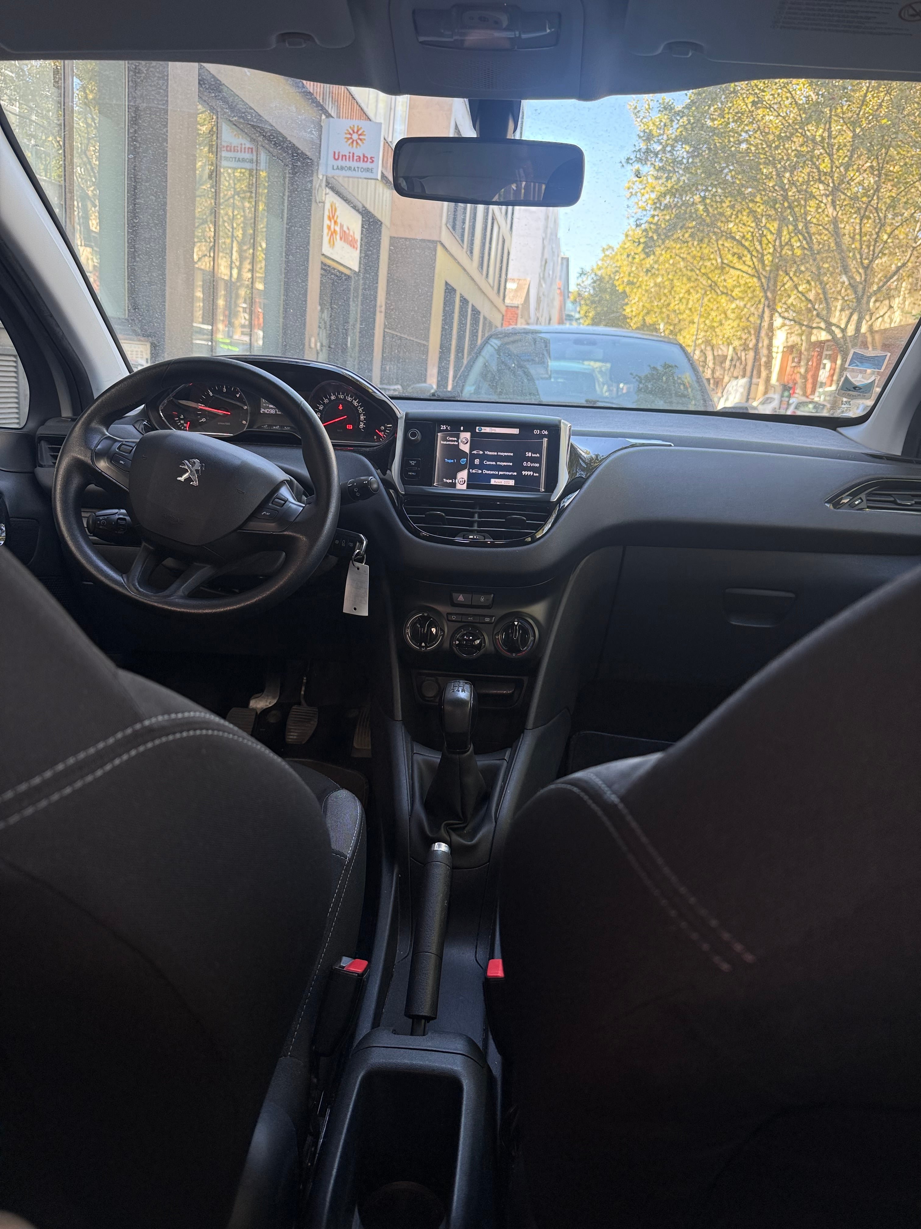 Peugeot 208 avec Régulateur de vitesse