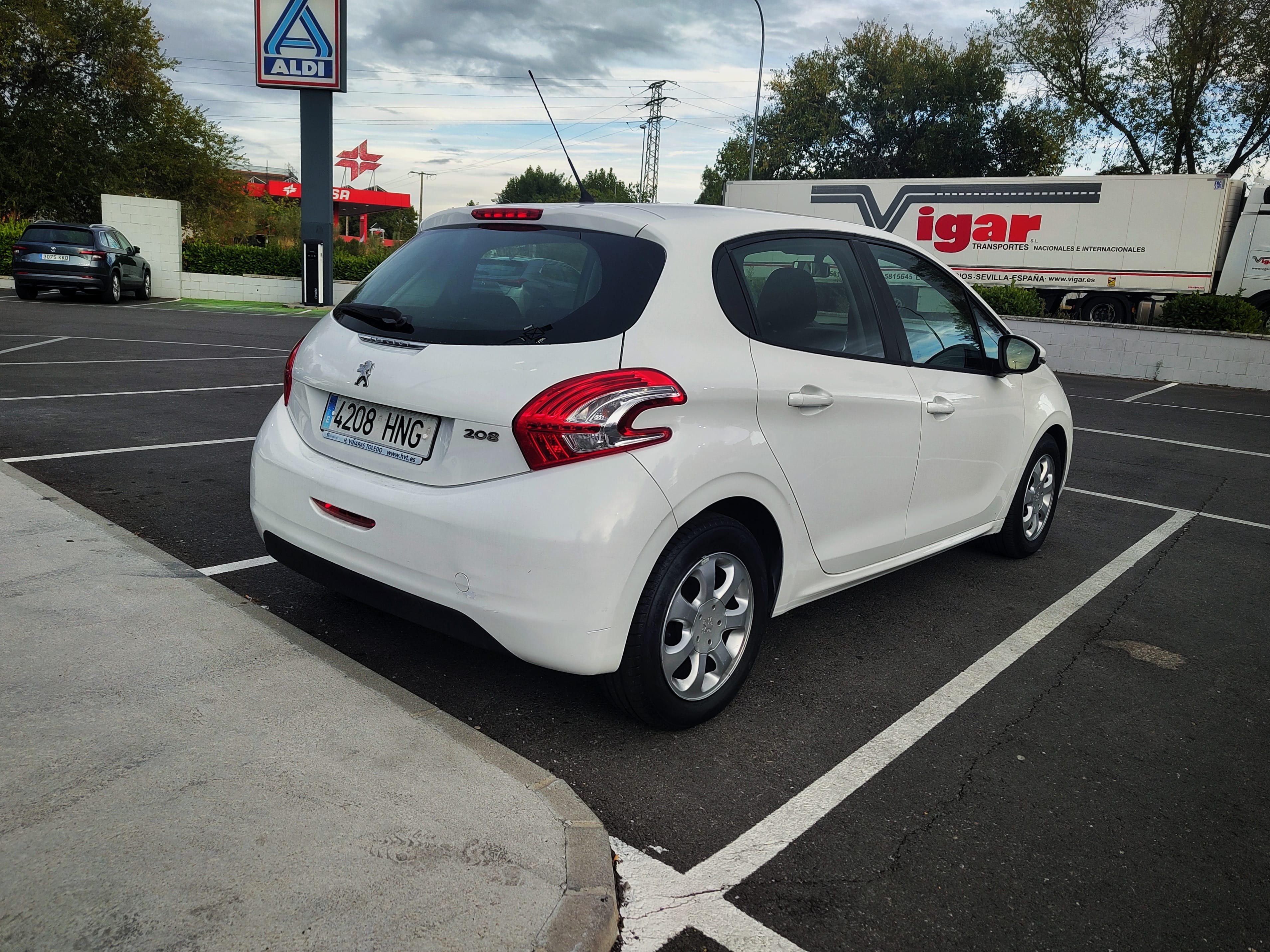 Peugeot 208 con Aire acondicionado