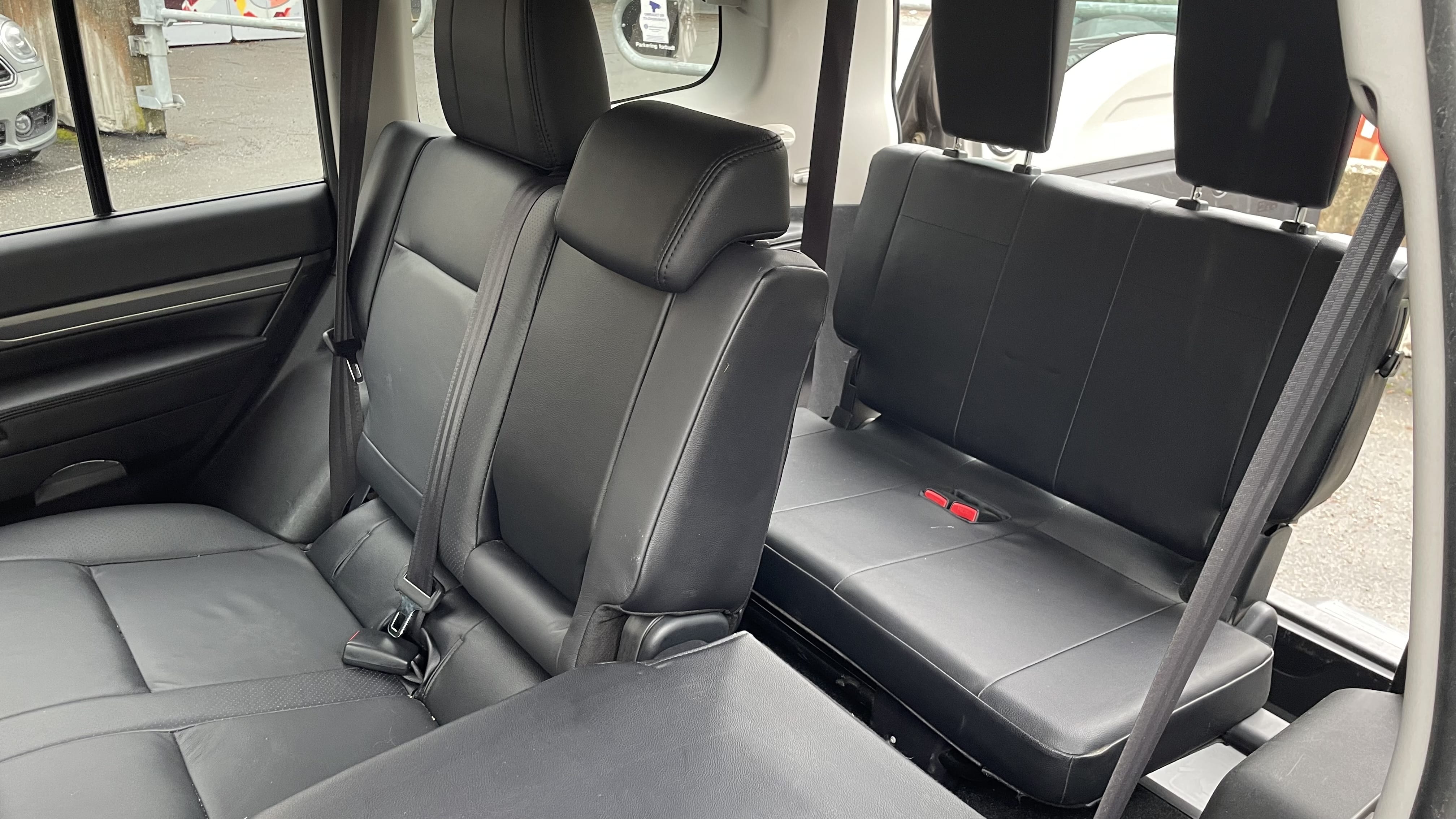 Mitsubishi Pajero 3,2D med Bluetooth audio