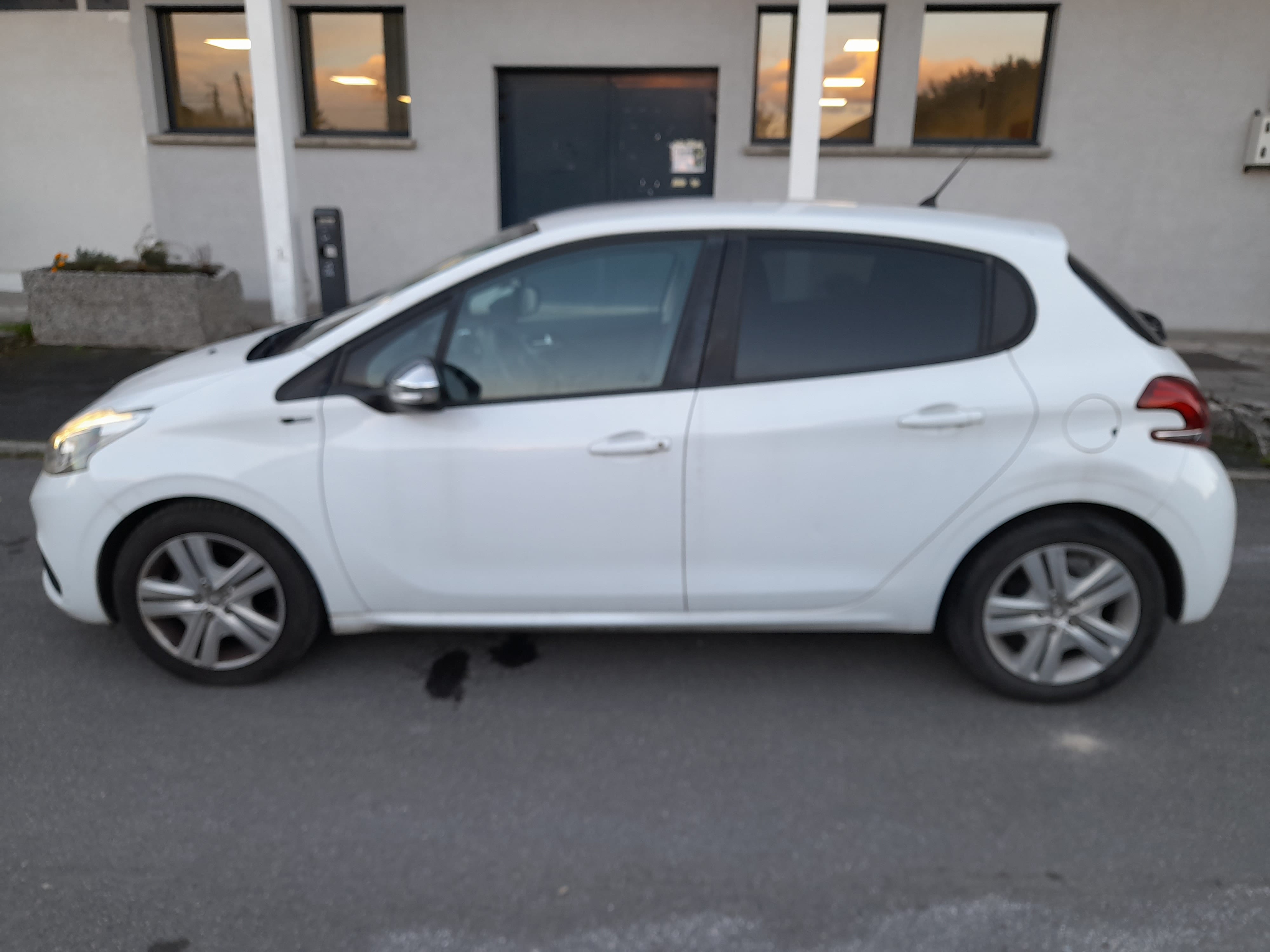 Peugeot 208 avec Climatisation