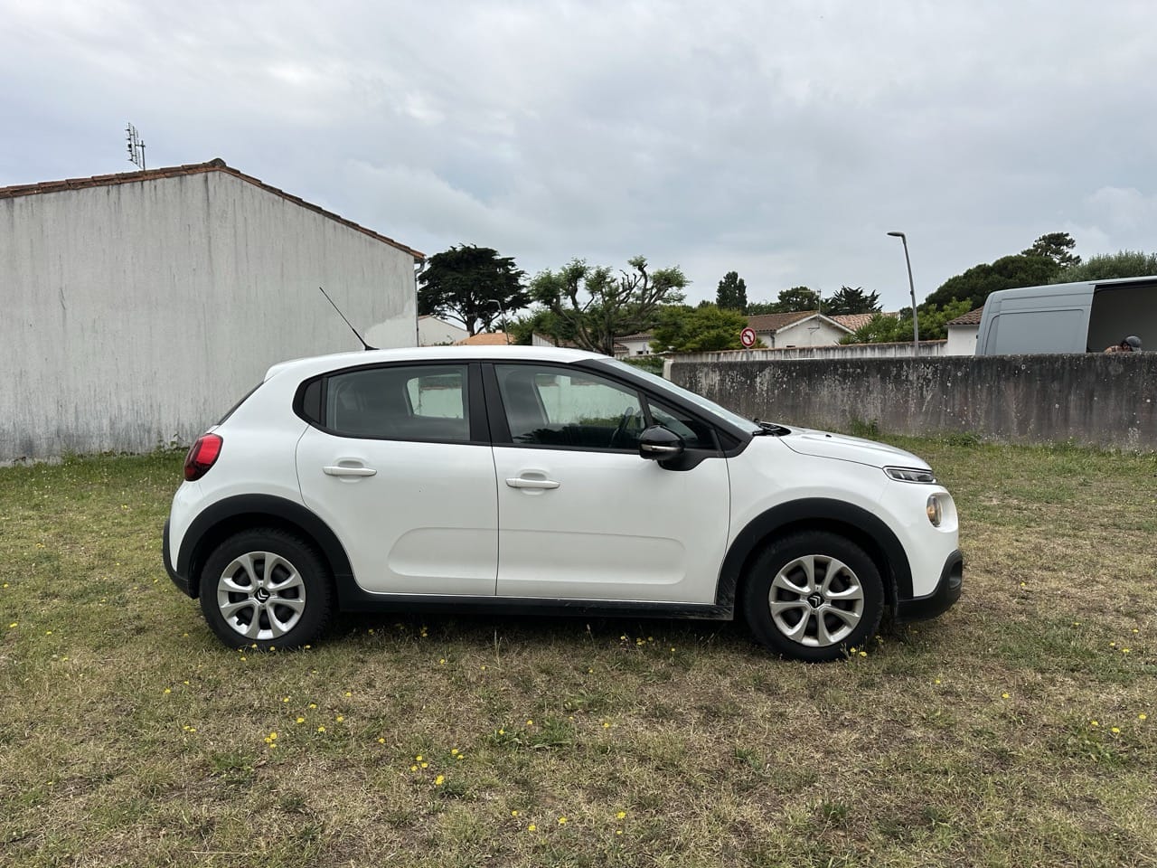 Citroen C3  - Sur-équipé - 1.6 BlueHDi 75cv avec Climatisation