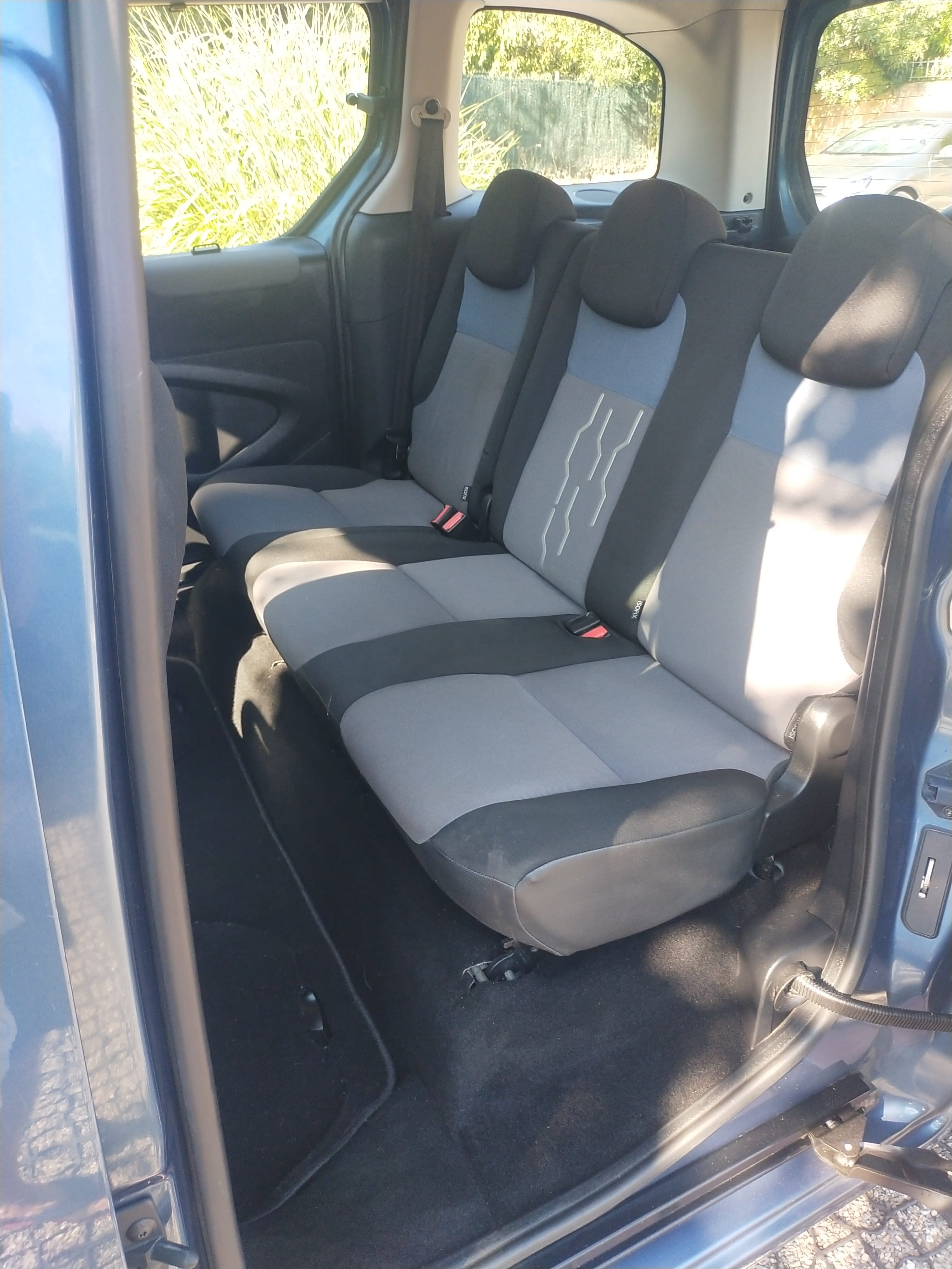 Peugeot Partner Tepee avec Attelage