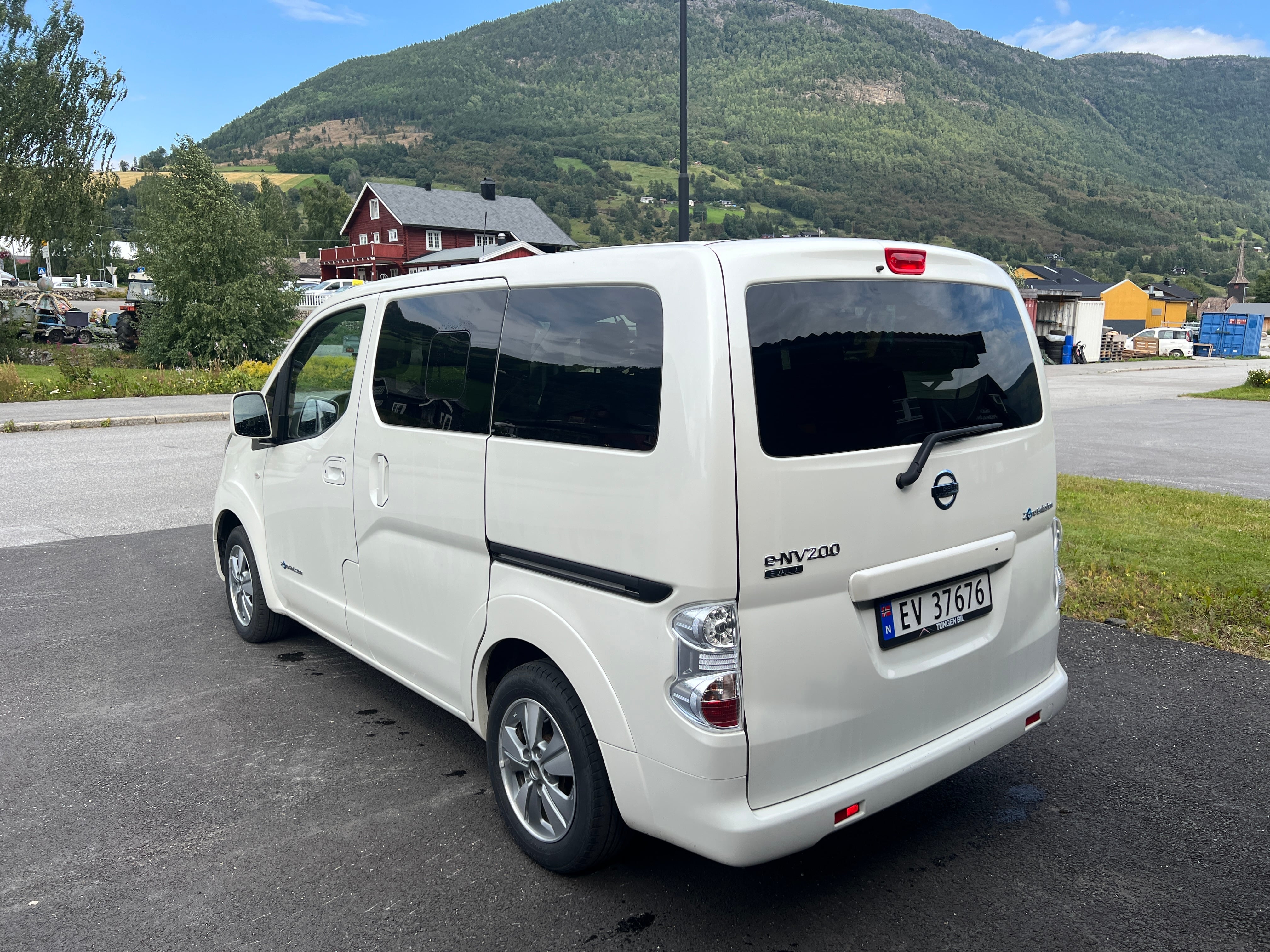 Nissan e-NV200 Evalia 40 kWh / ca 200 km rekkevidde +/- med GPS