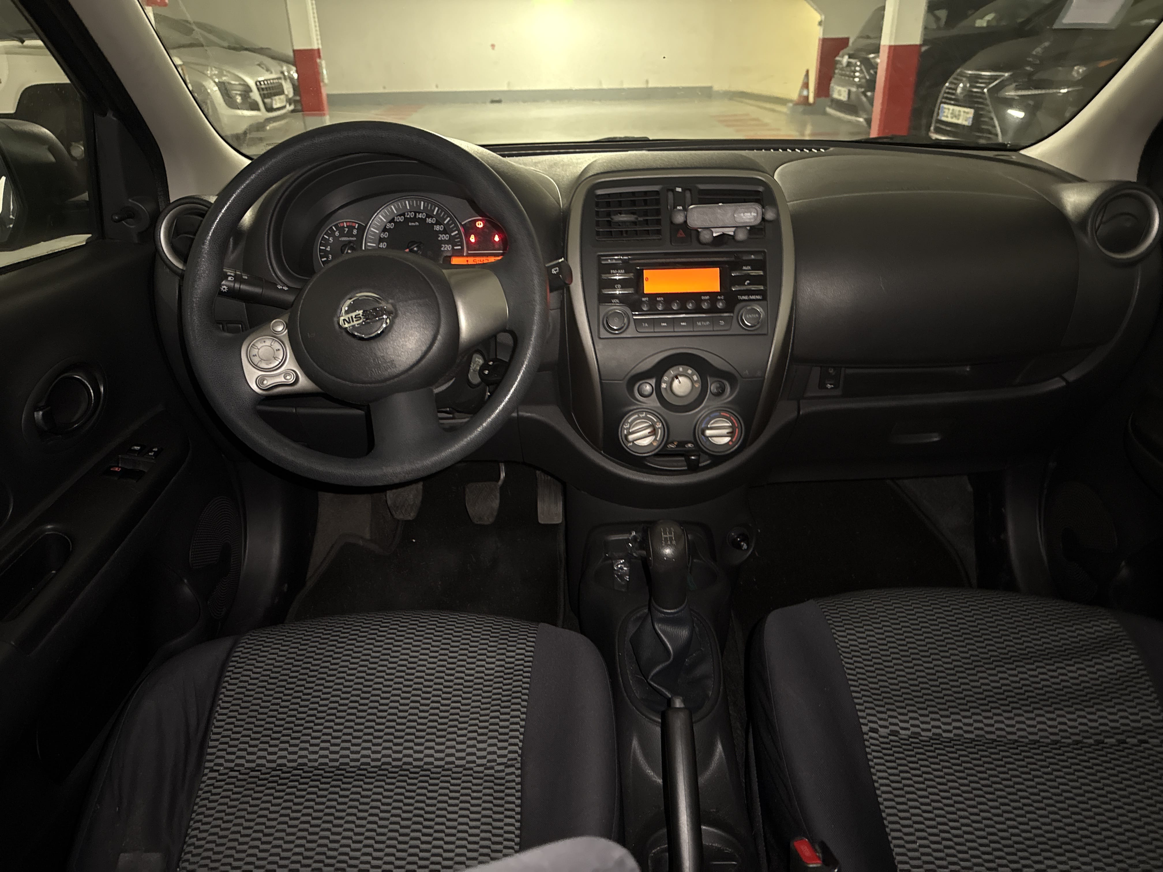 Nissan Micra avec Siège bébé