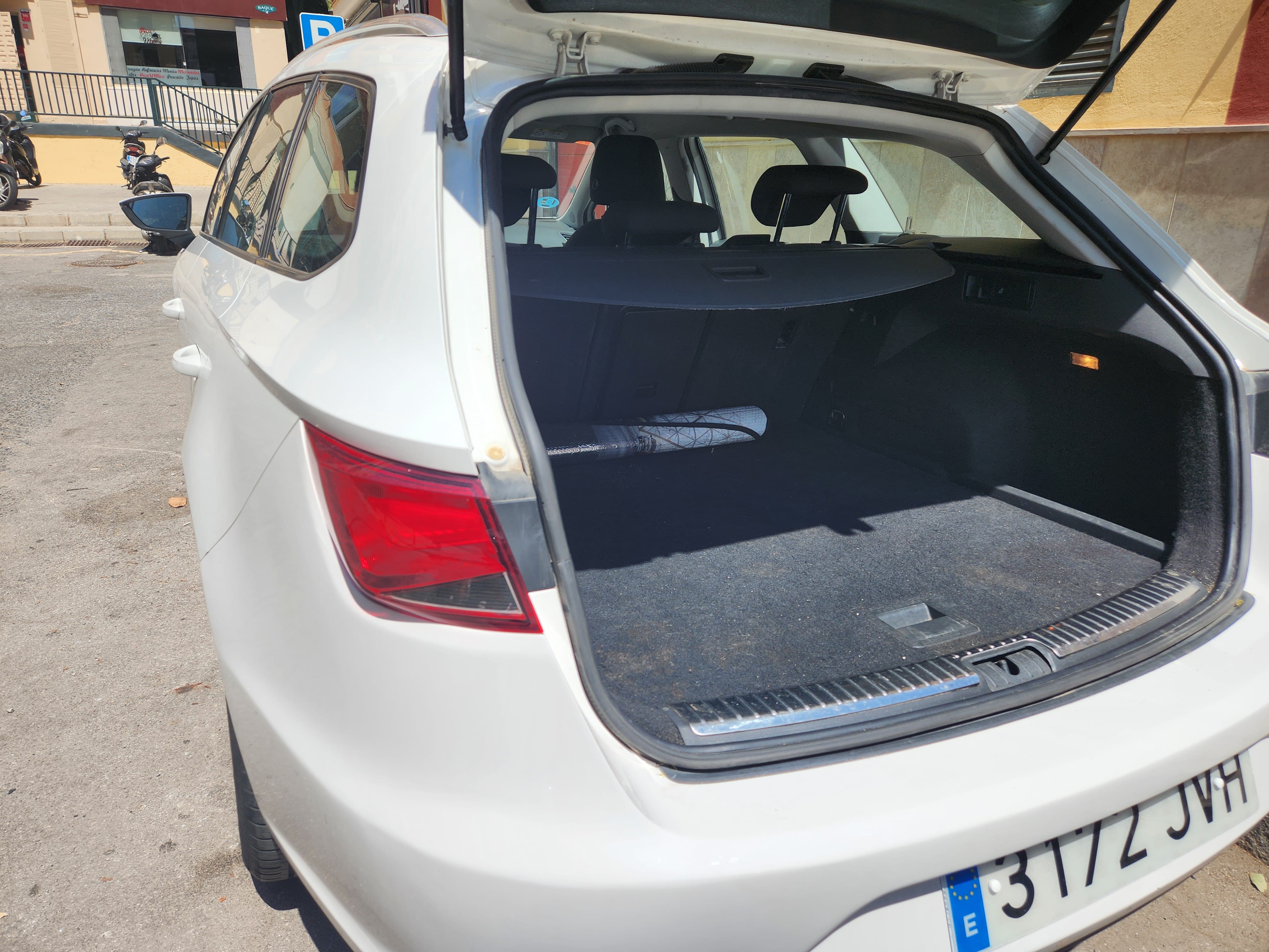 Seat Leon ST mit Kindersitz