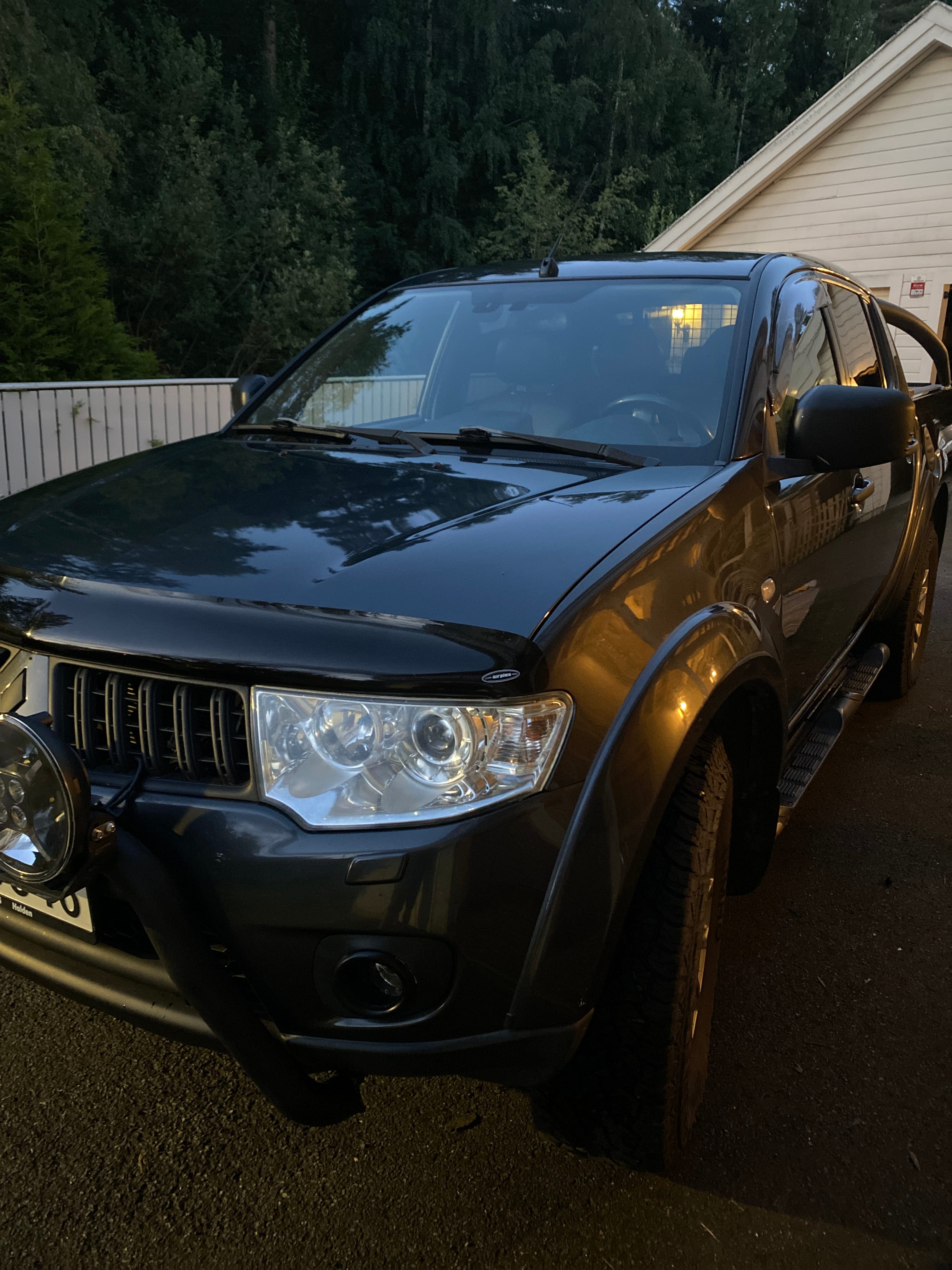 Mitsubishi L200 Pick-Up Ryggekamera, automatgir lettkjørt 5 seter pickup med Lydinngang