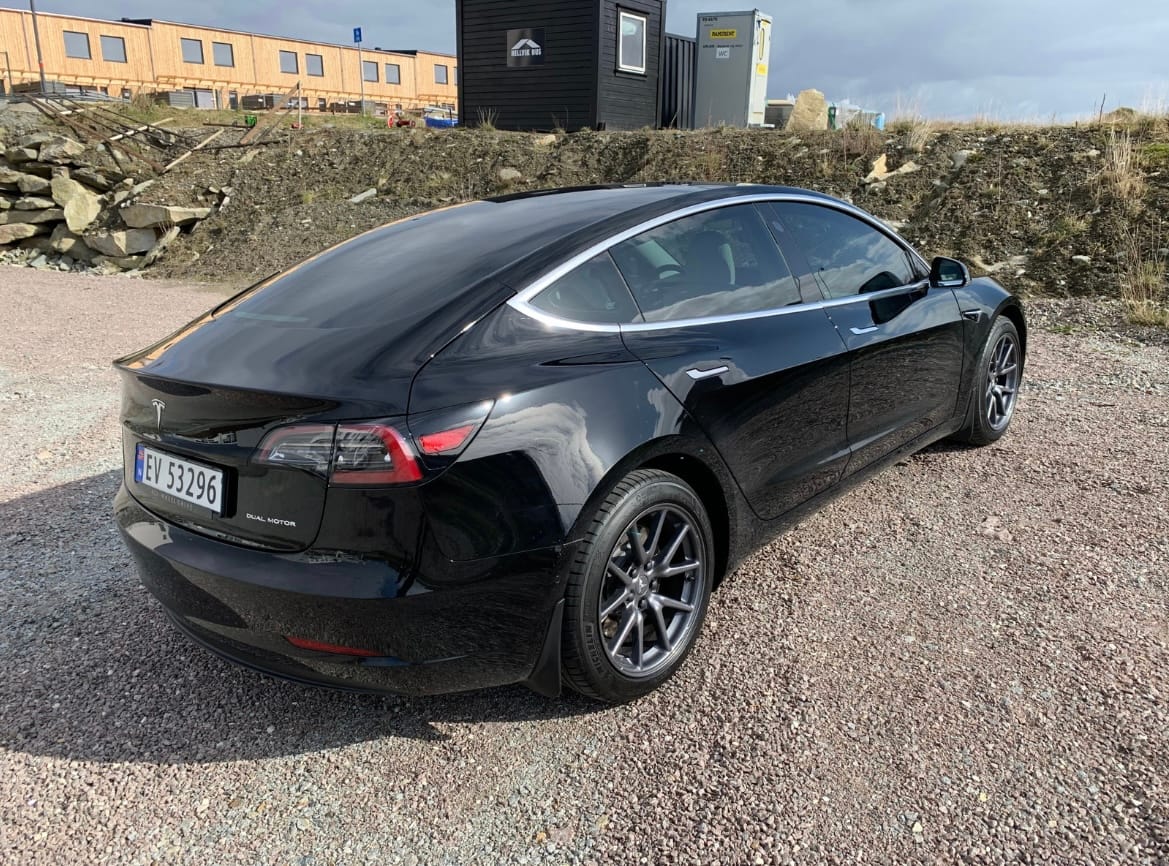 Tesla Model 3 Long Range with Cruise control
