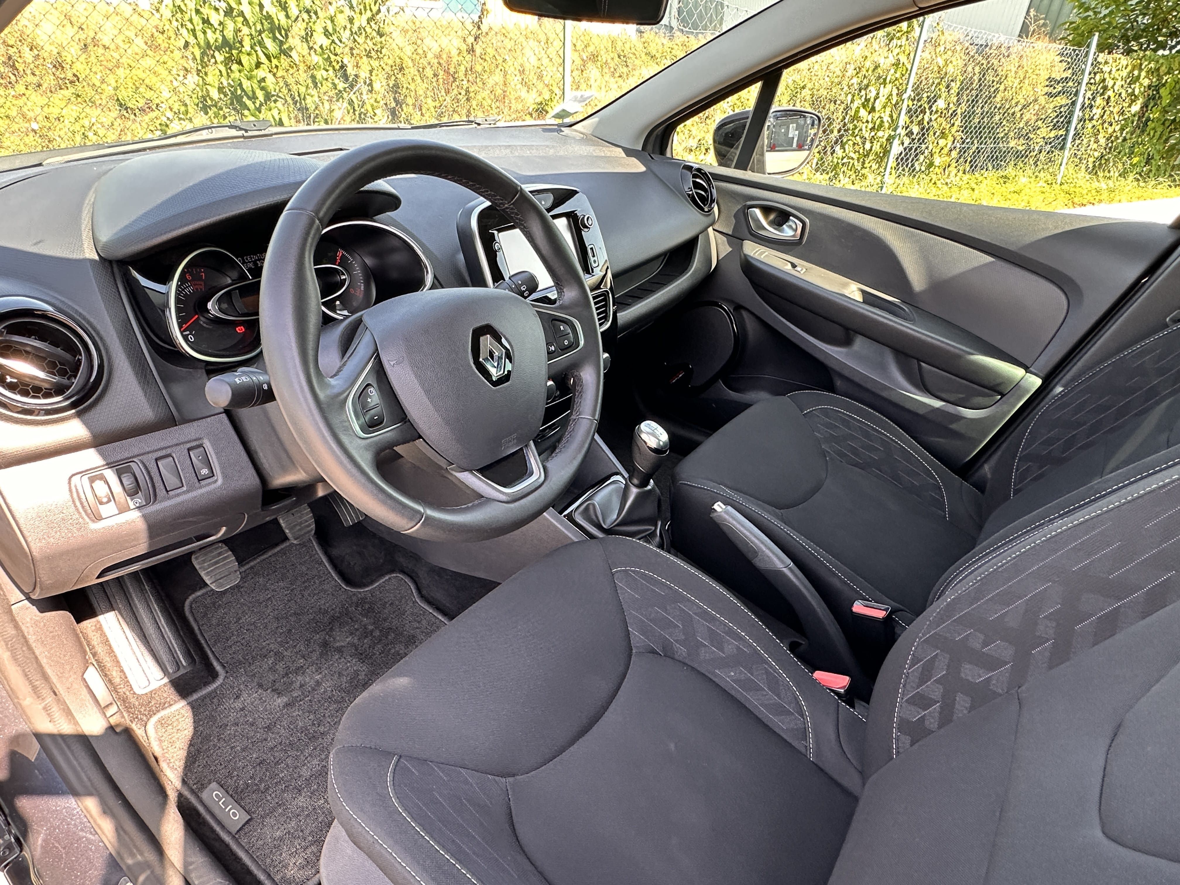 Renault Clio ESSENCE  BOITIER CONNECT H24 avec Siège bébé