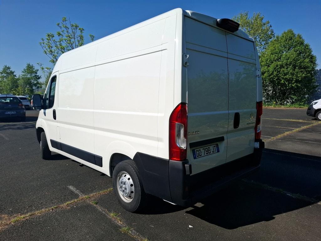 Peugeot Boxer 2.3 BLUEHDI 140 avec Climatisation
