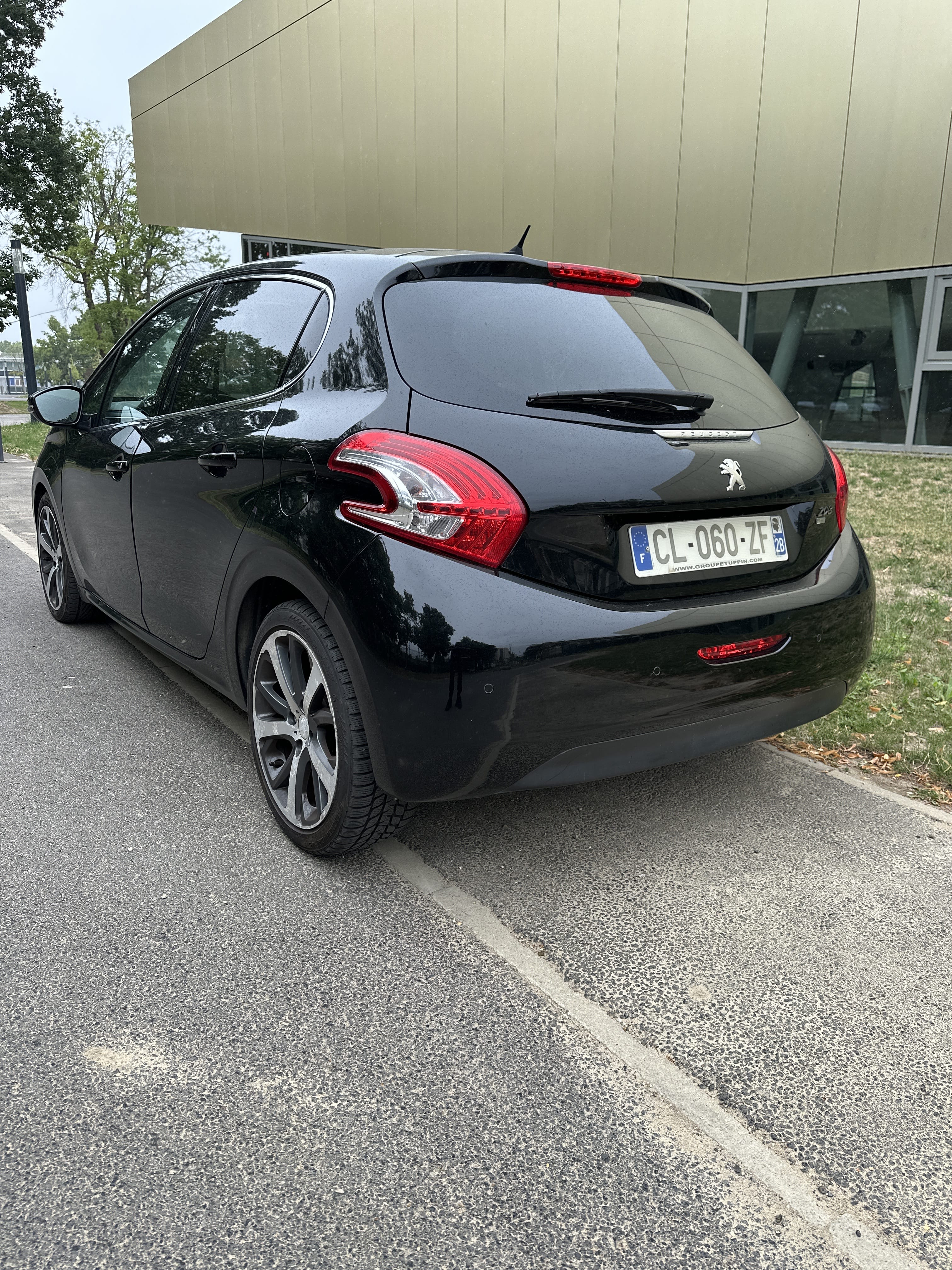 Peugeot 208 FÉLINE TOIT PANORAMIQUE avec Régulateur de vitesse