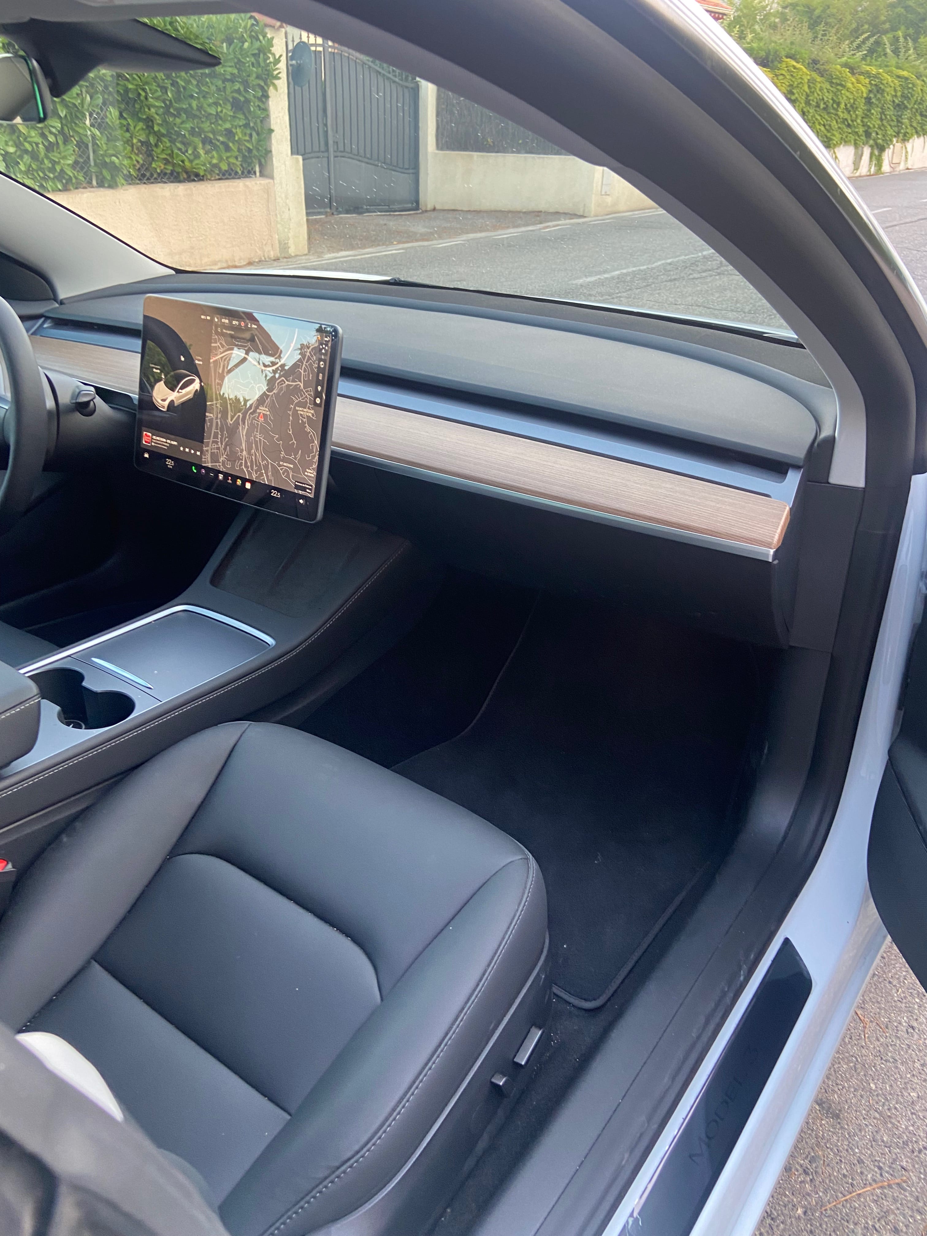 Tesla Model 3 Long Range avec Entrée audio / iPod