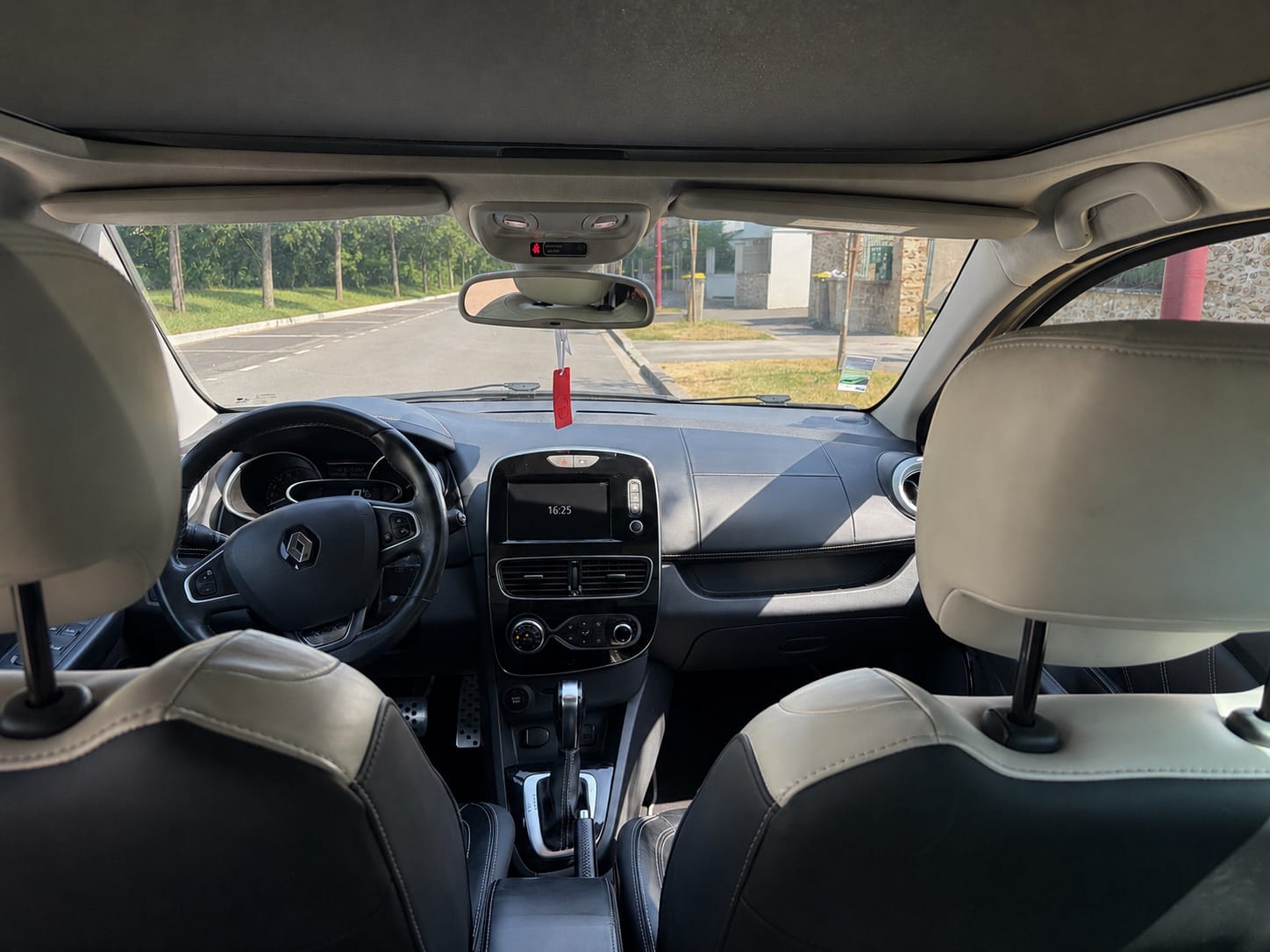 Renault Clio avec GPS