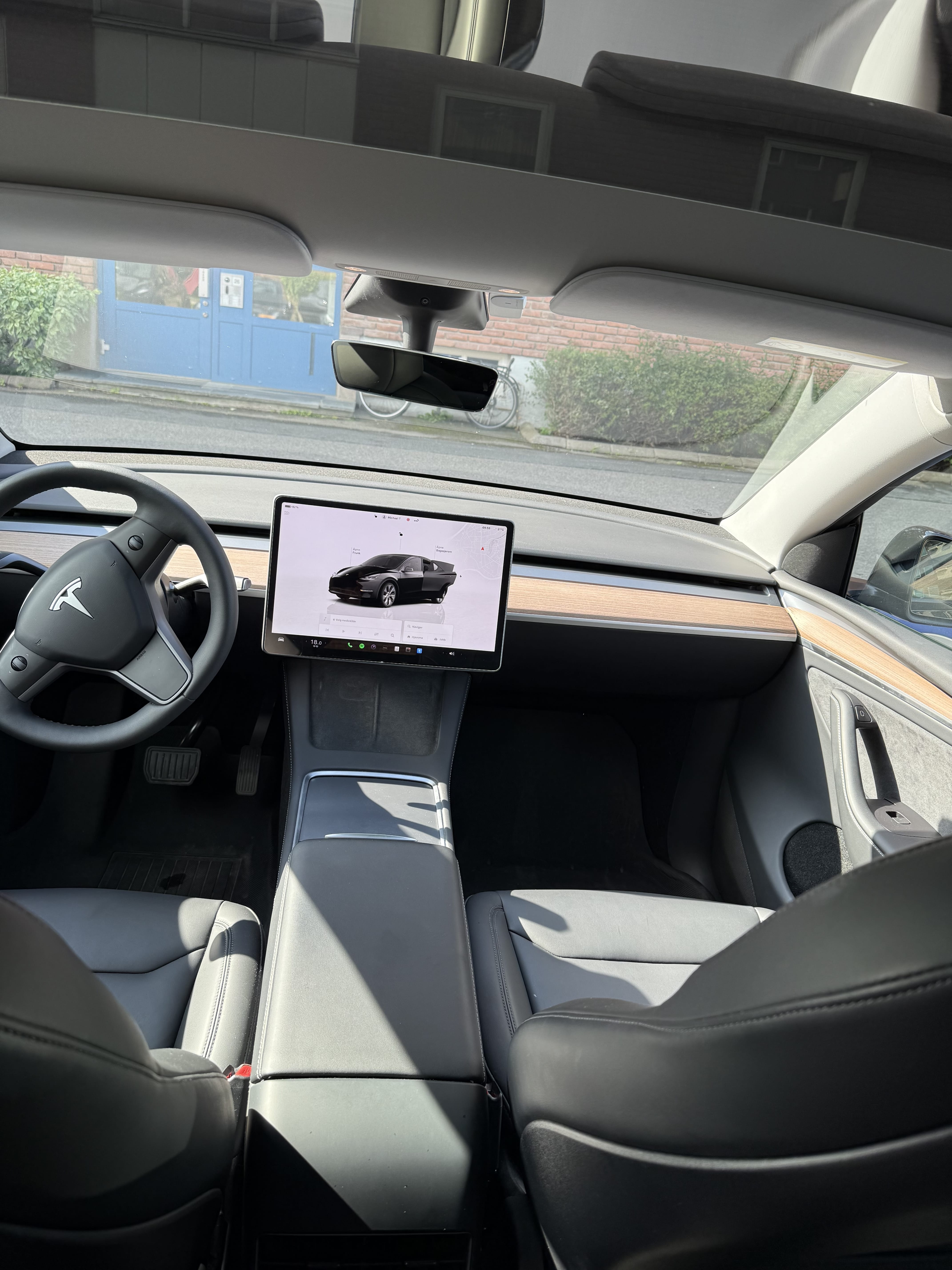 Tesla Model Y Long Range med Cruisekontroll