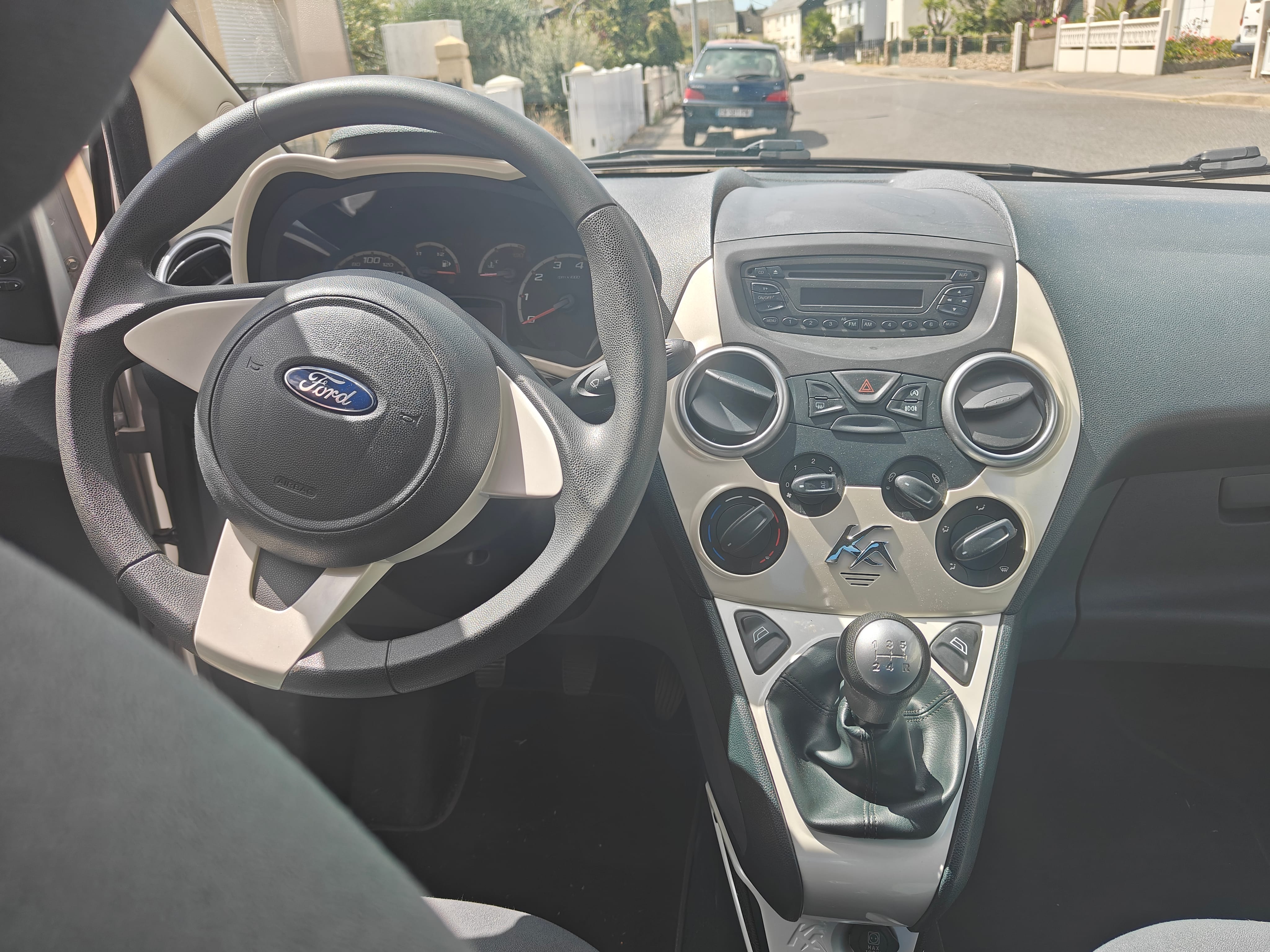 Ford Ka 2 avec Autoradio